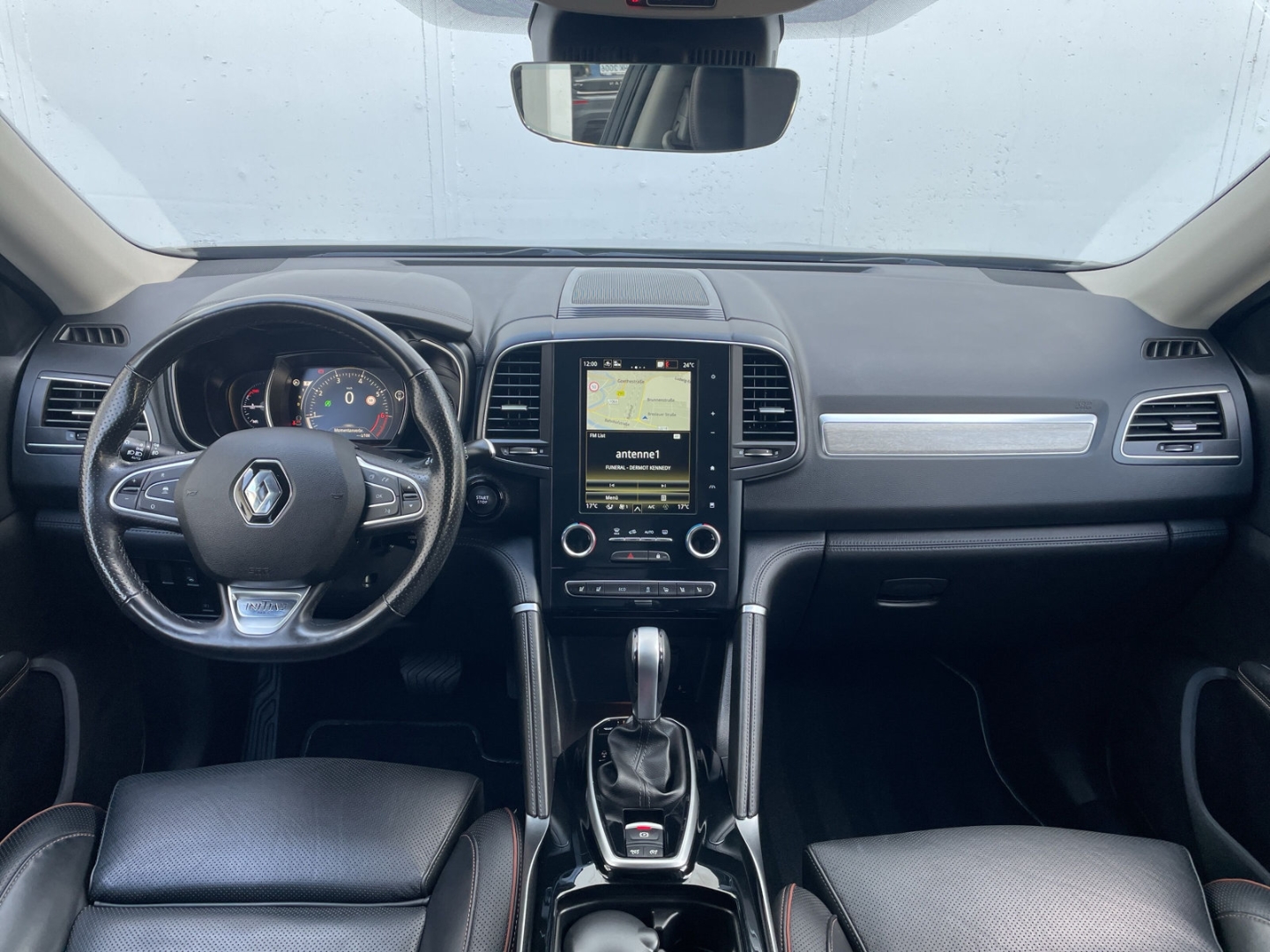 Koleos TCe Initiale Paris Pano/Kamera/Bose/AHK/Navi/Keyless/el.Heckklappe/Full LED/Massage/ACC