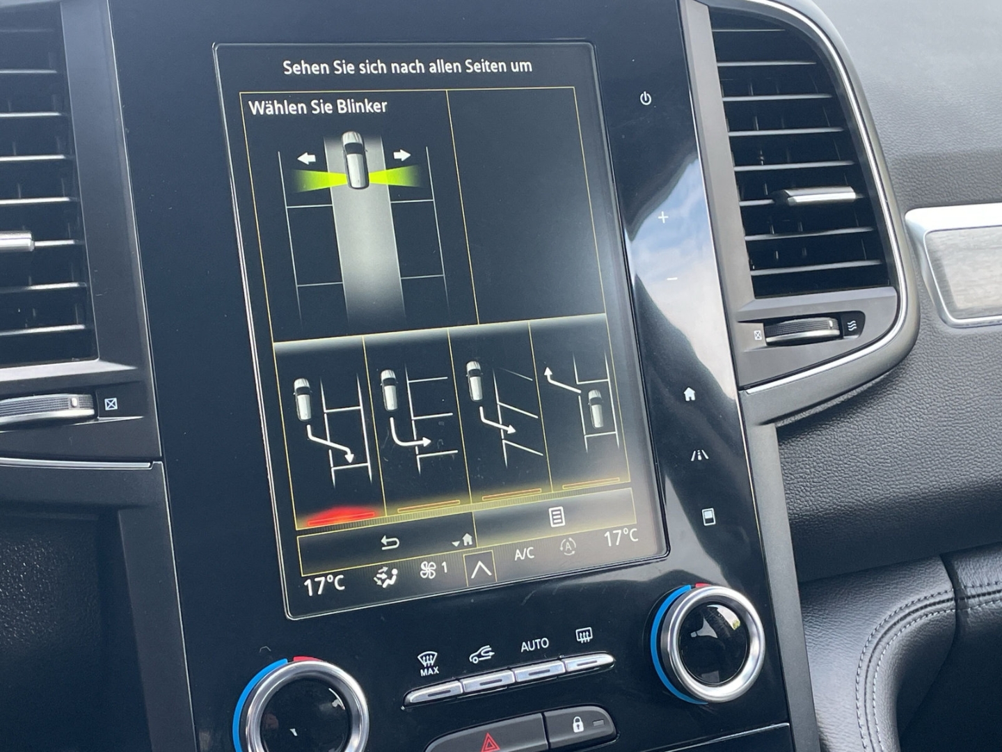 Koleos TCe Initiale Paris Pano/Kamera/Bose/AHK/Navi/Keyless/el.Heckklappe/Full LED/Massage/ACC