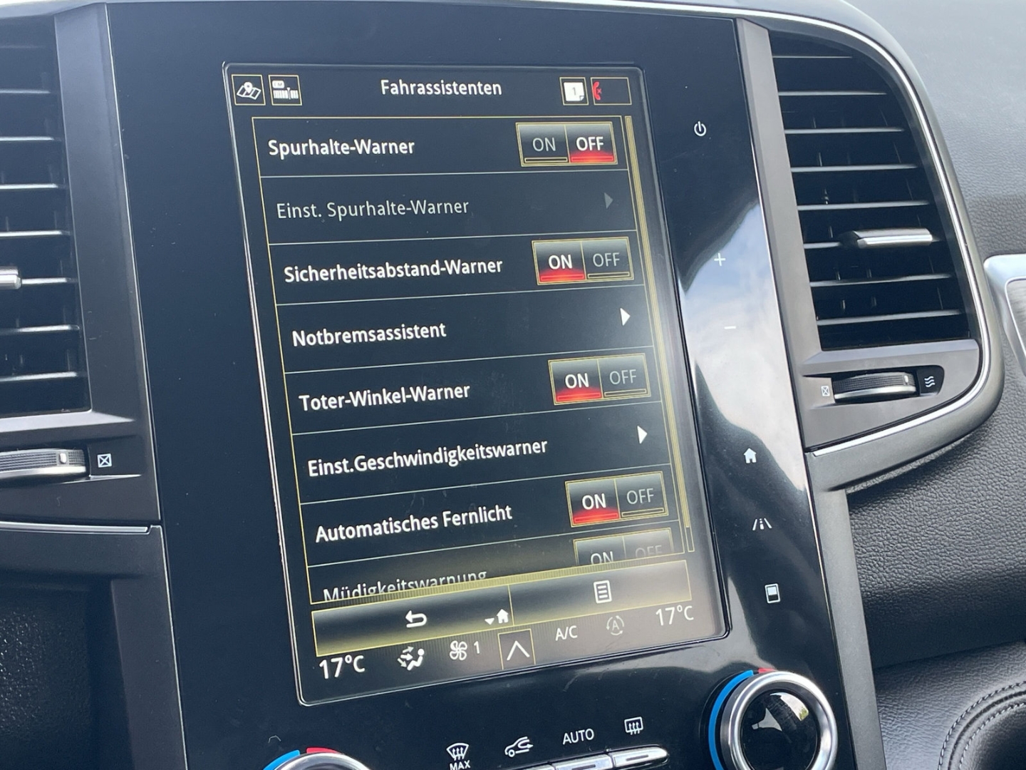 Koleos TCe Initiale Paris Pano/Kamera/Bose/AHK/Navi/Keyless/el.Heckklappe/Full LED/Massage/ACC