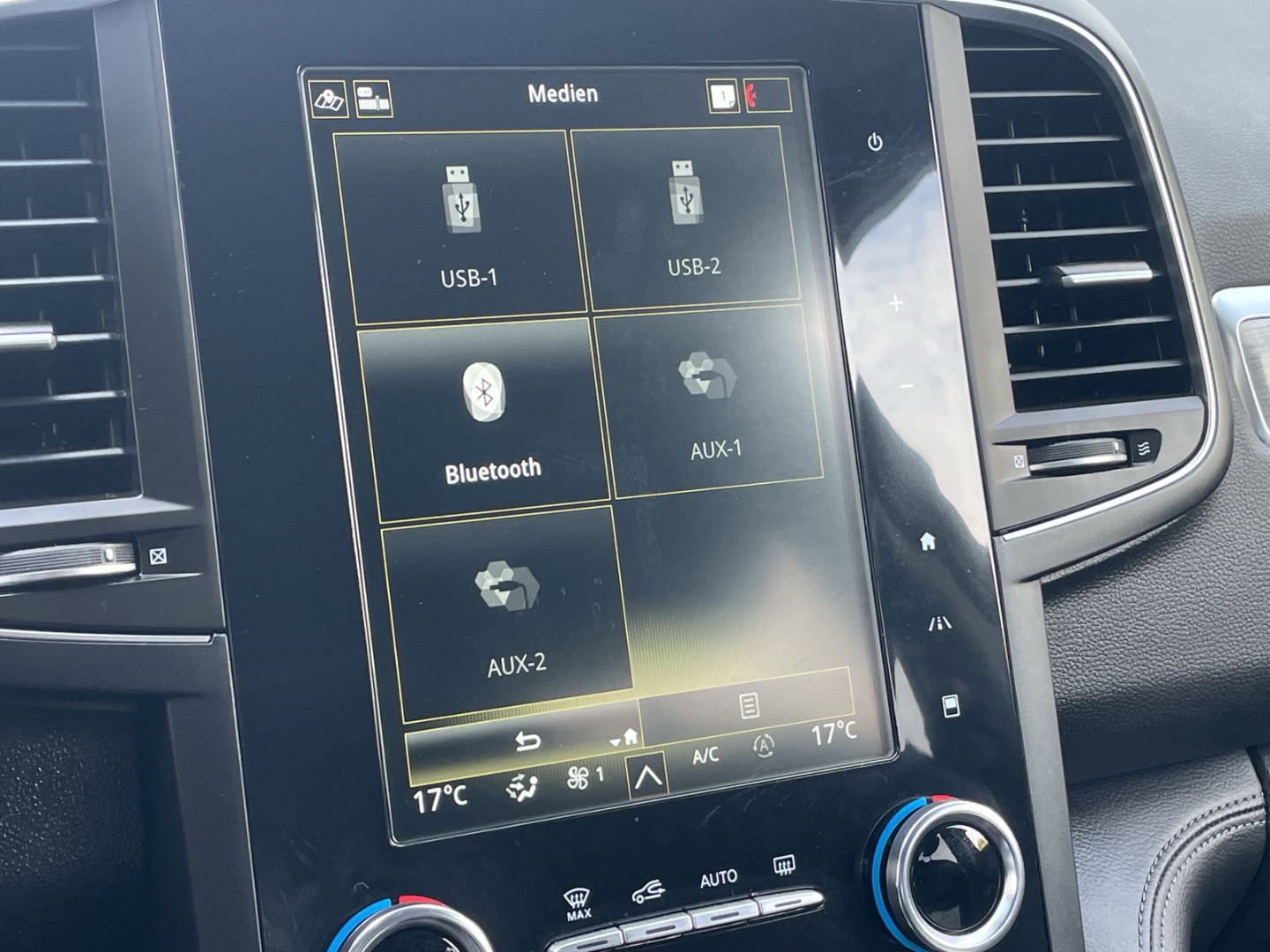 Koleos TCe Initiale Paris Pano/Kamera/Bose/AHK/Navi/Keyless/el.Heckklappe/Full LED/Massage/ACC