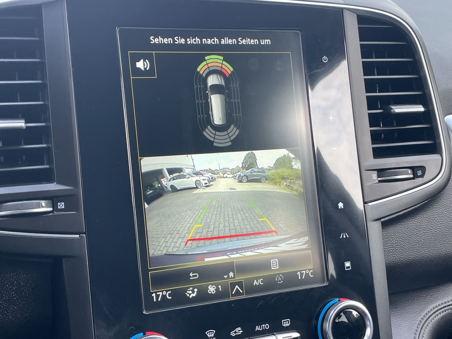 Koleos TCe Initiale Paris Pano/Kamera/Bose/AHK/Navi/Keyless/el.Heckklappe/Full LED/Massage/ACC