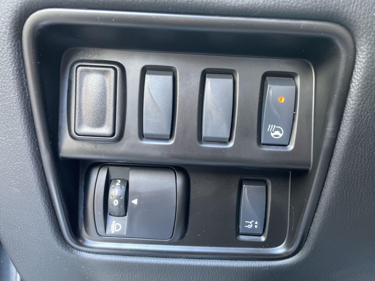 Koleos TCe Initiale Paris Pano/Kamera/Bose/AHK/Navi/Keyless/el.Heckklappe/Full LED/Massage/ACC