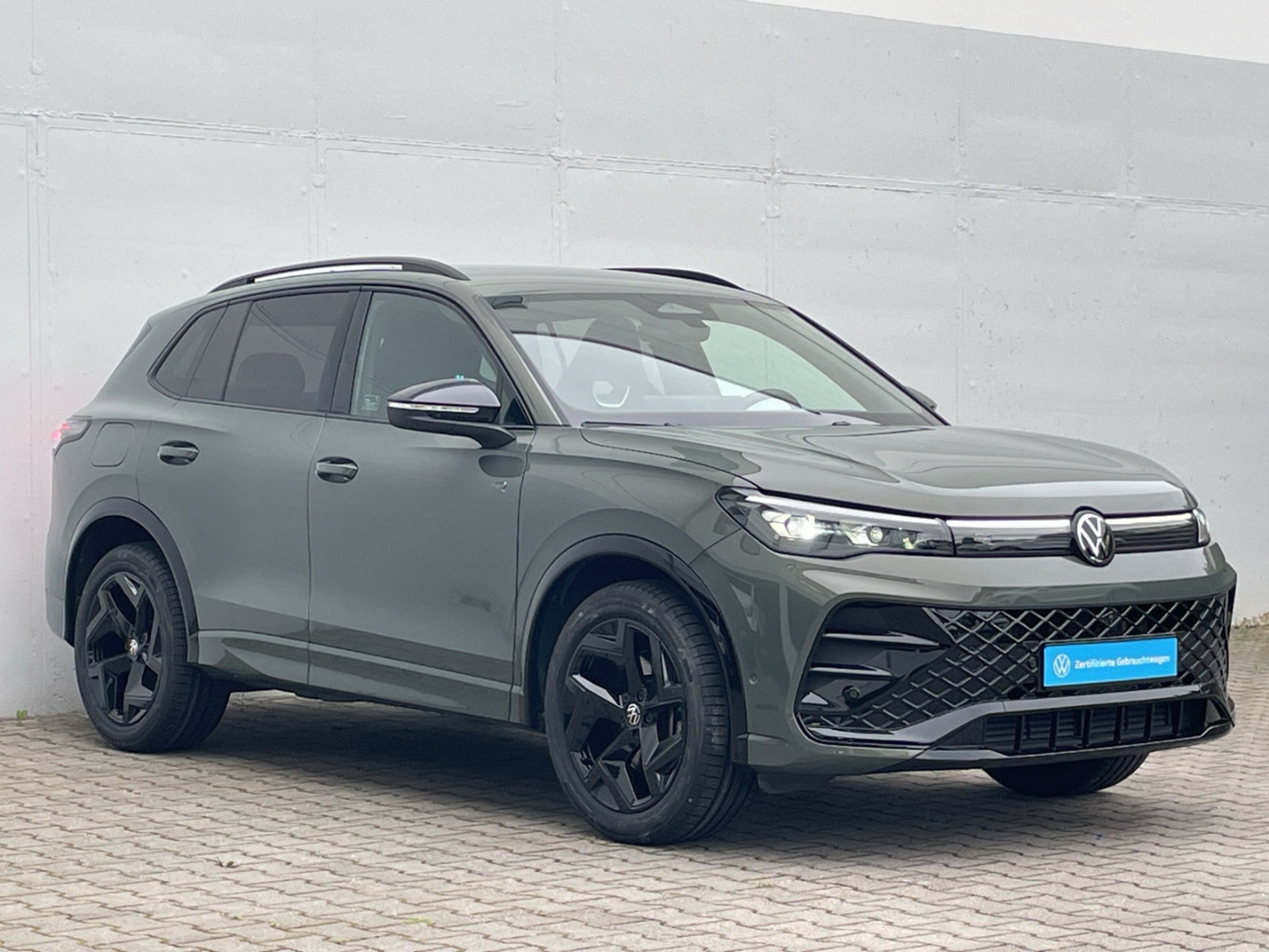 Tiguan 2.0 TDI DSG R-Line Matrix/AHK/360°Kamera/Navi/HUD/ACC/Travel Assist/HUD/