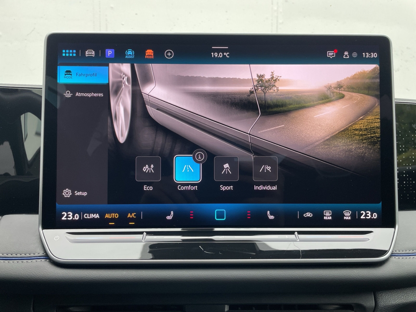 Tiguan 2.0 TDI DSG R-Line Matrix/AHK/360°Kamera/Navi/HUD/ACC/Travel Assist/HUD/