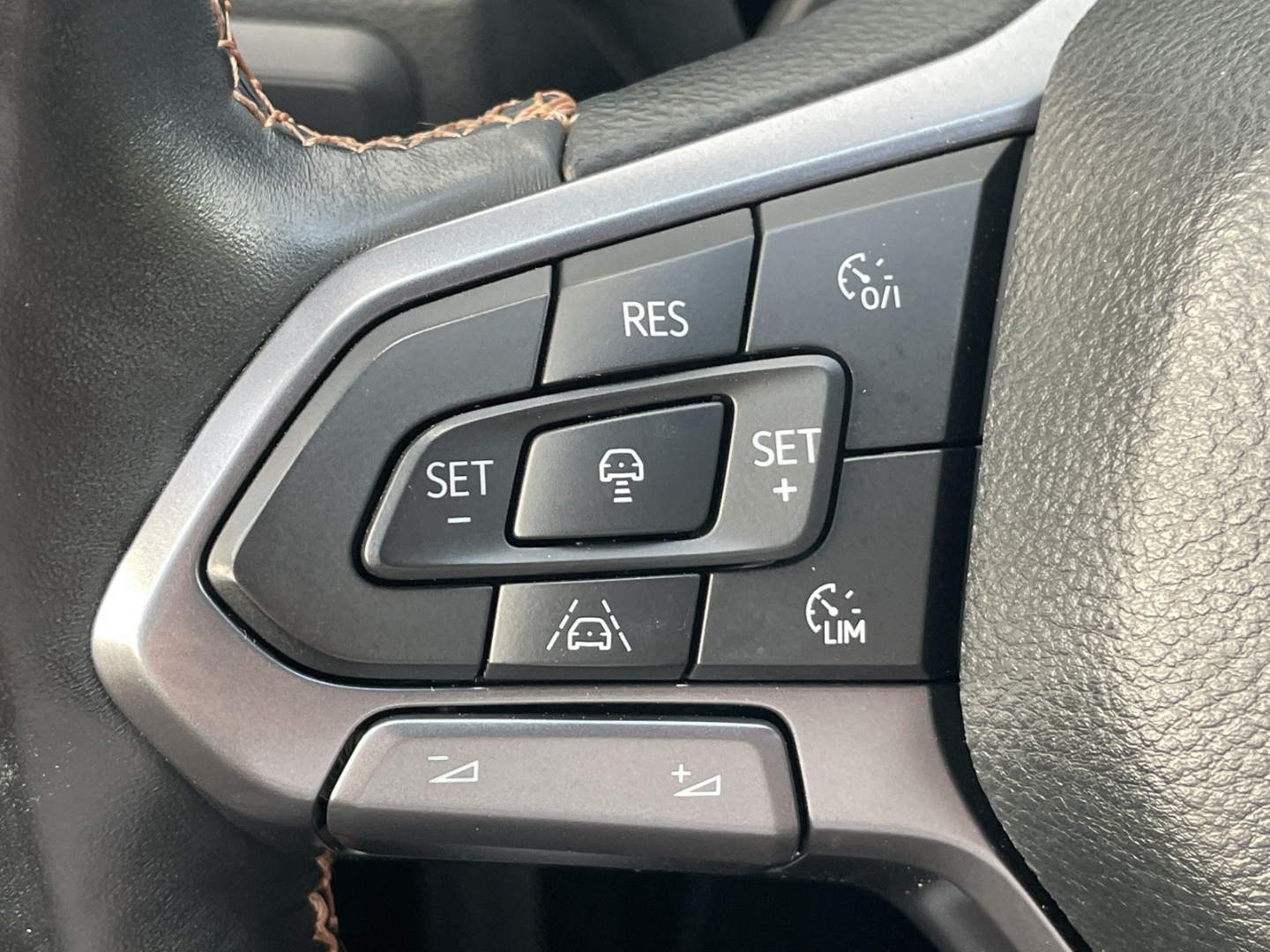 Amarok 3.0 TDI PanAmericana 4Mot. AHK/360°Kamera/Matrix/ACC/GRA/Navi/Harman/Keyless/