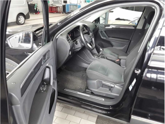 Tiguan 1.5TSI DSG Elegance AHK/Kamera/Matrix/ACC/Keyless/el.Heckklappe/App-Connect/Navi/