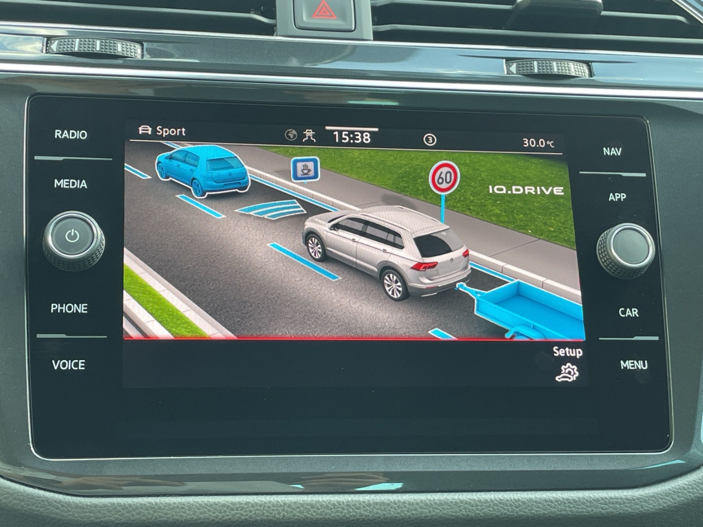 Tiguan 1.5TSI DSG Elegance AHK/Kamera/Matrix/ACC/Keyless/el.Heckklappe/App-Connect/Navi/