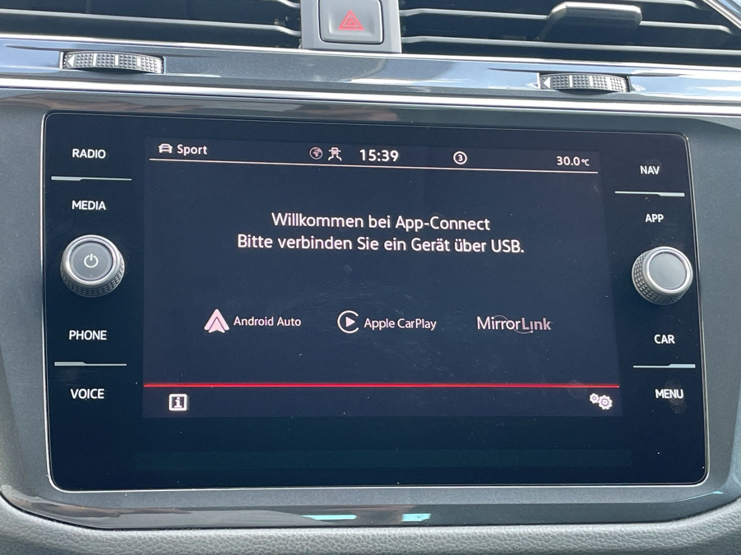 Tiguan 1.5TSI DSG Elegance AHK/Kamera/Matrix/ACC/Keyless/el.Heckklappe/App-Connect/Navi/