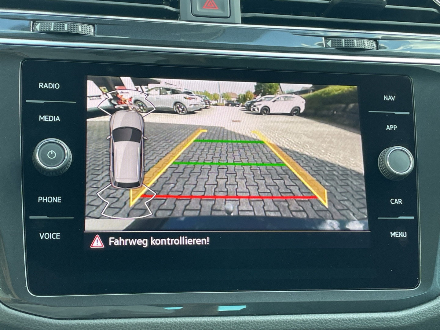 Tiguan 1.5TSI DSG Elegance AHK/Kamera/Matrix/ACC/Keyless/el.Heckklappe/App-Connect/Navi/