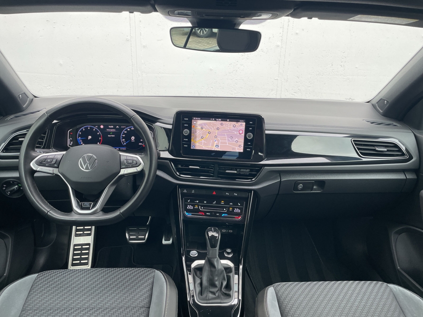 T-Roc Cabriolet 1.5TSI DSG R-Line AHK/Matrix/Kamera/beatsKeyless/ACC/App-Connect/Navi