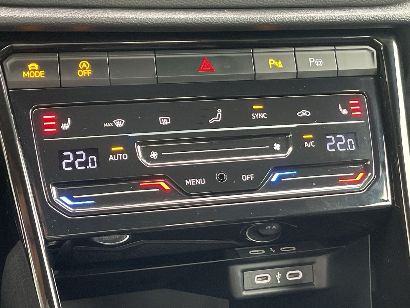 T-Roc Cabriolet 1.5TSI DSG R-Line AHK/Matrix/Kamera/beatsKeyless/ACC/App-Connect/Navi