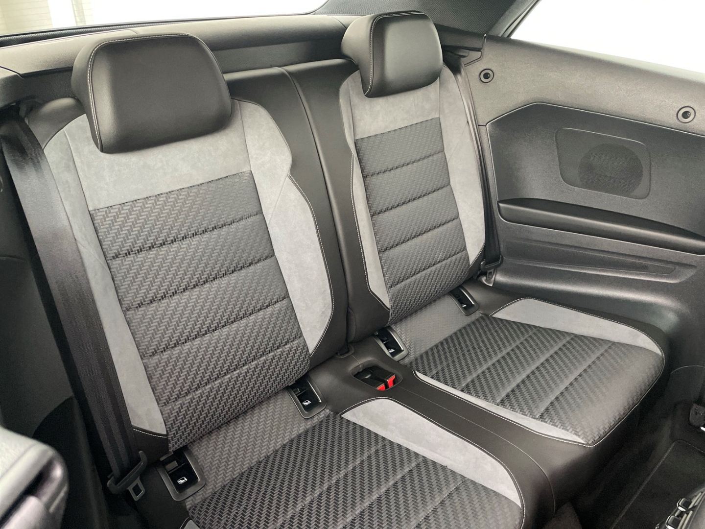 T-Roc Cabriolet 1.5TSI DSG R-Line AHK/Matrix/Kamera/beatsKeyless/ACC/App-Connect/Navi