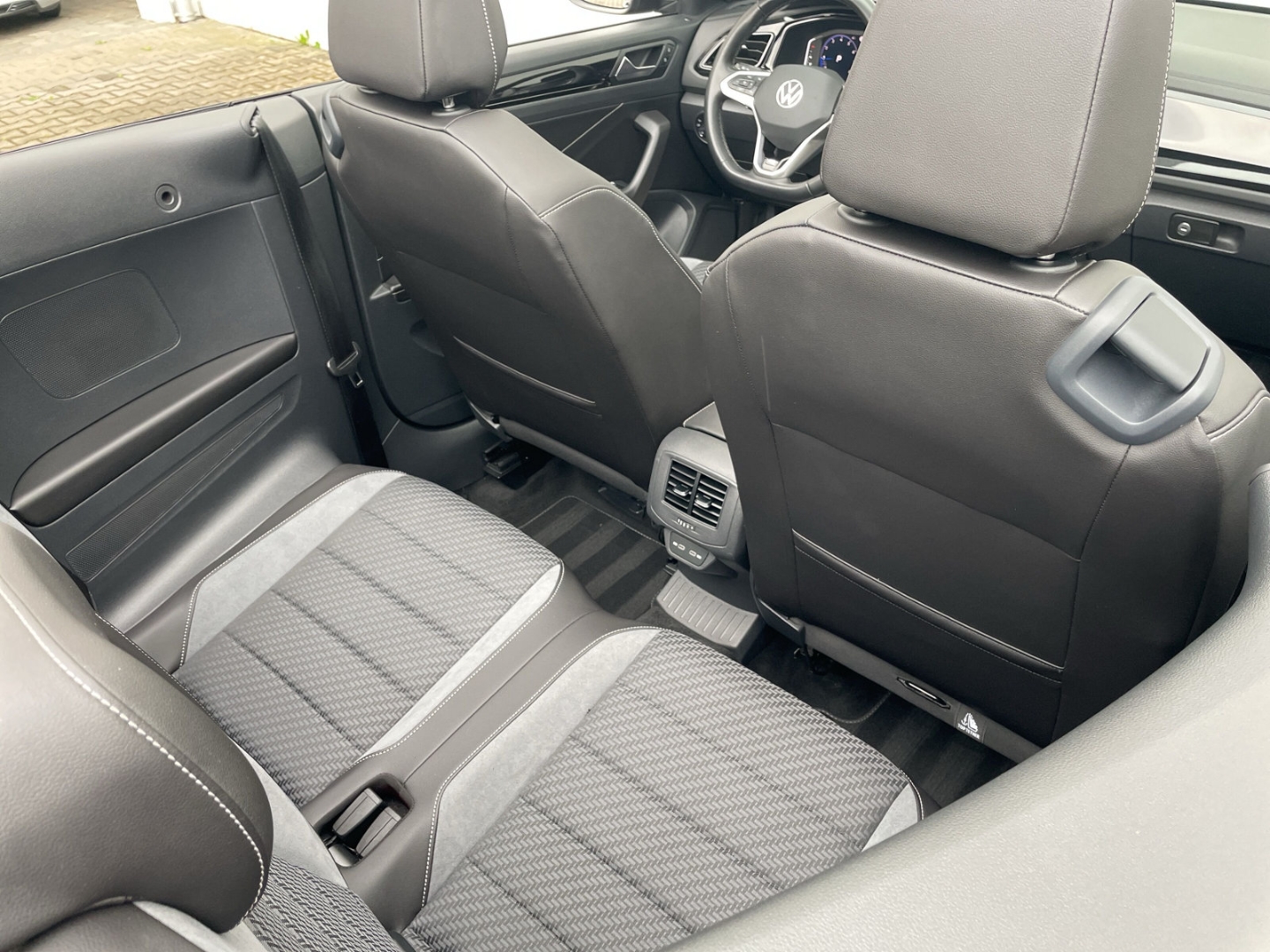 T-Roc Cabriolet 1.5TSI DSG R-Line AHK/Matrix/Kamera/beatsKeyless/ACC/App-Connect/Navi