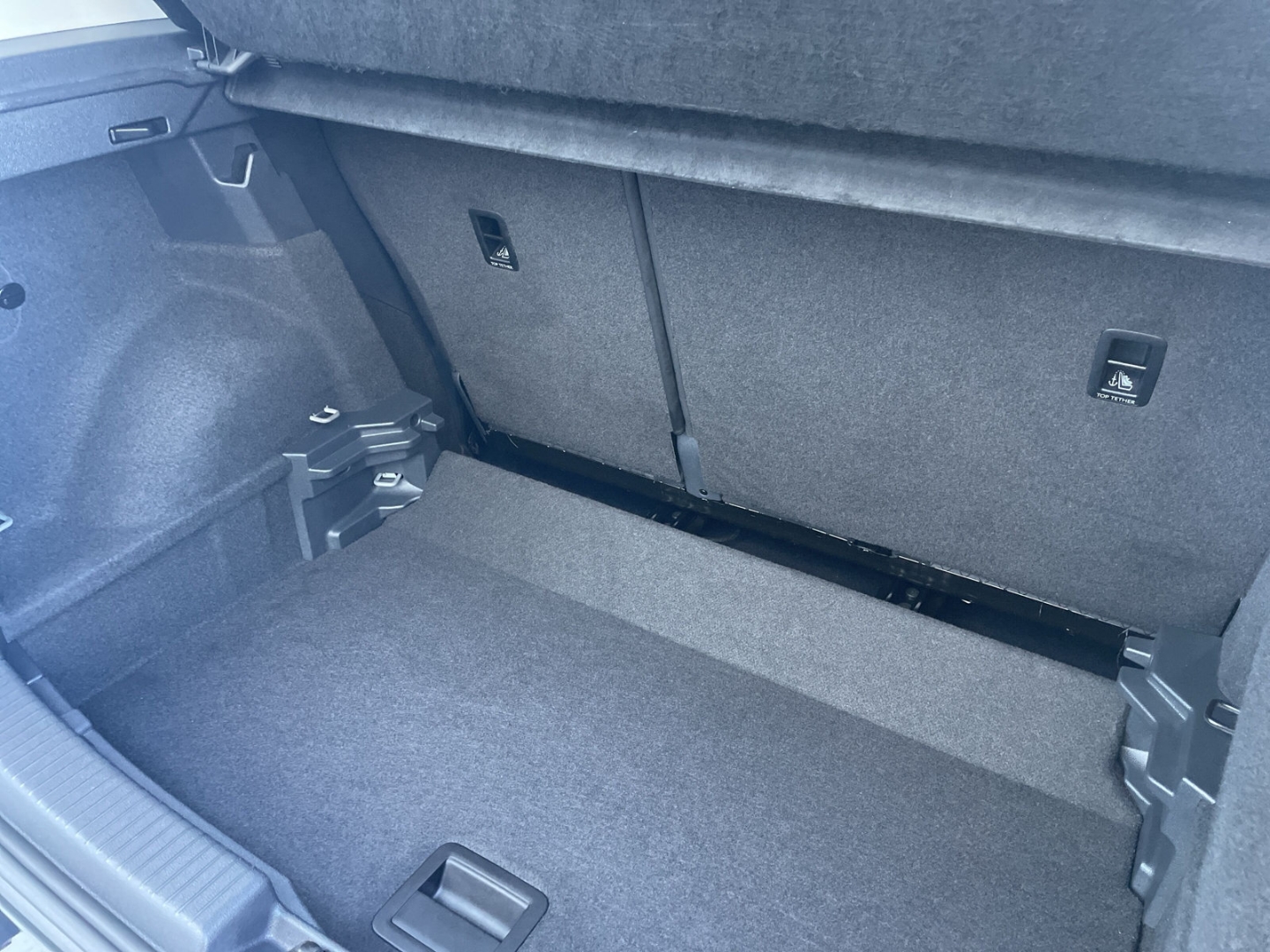 T-Cross 1.0 TSI R-Line PDC/Blind Spot/Bluetooth/Climatronic/Radio