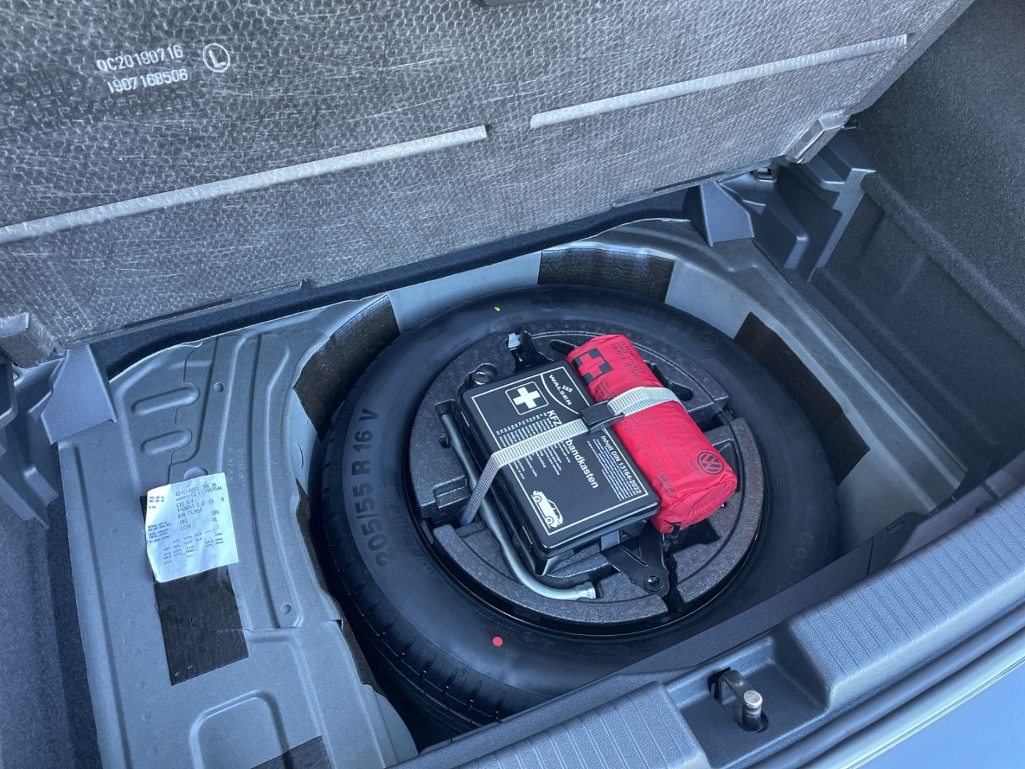 T-Cross 1.0 TSI R-Line PDC/Blind Spot/Bluetooth/Climatronic/Radio