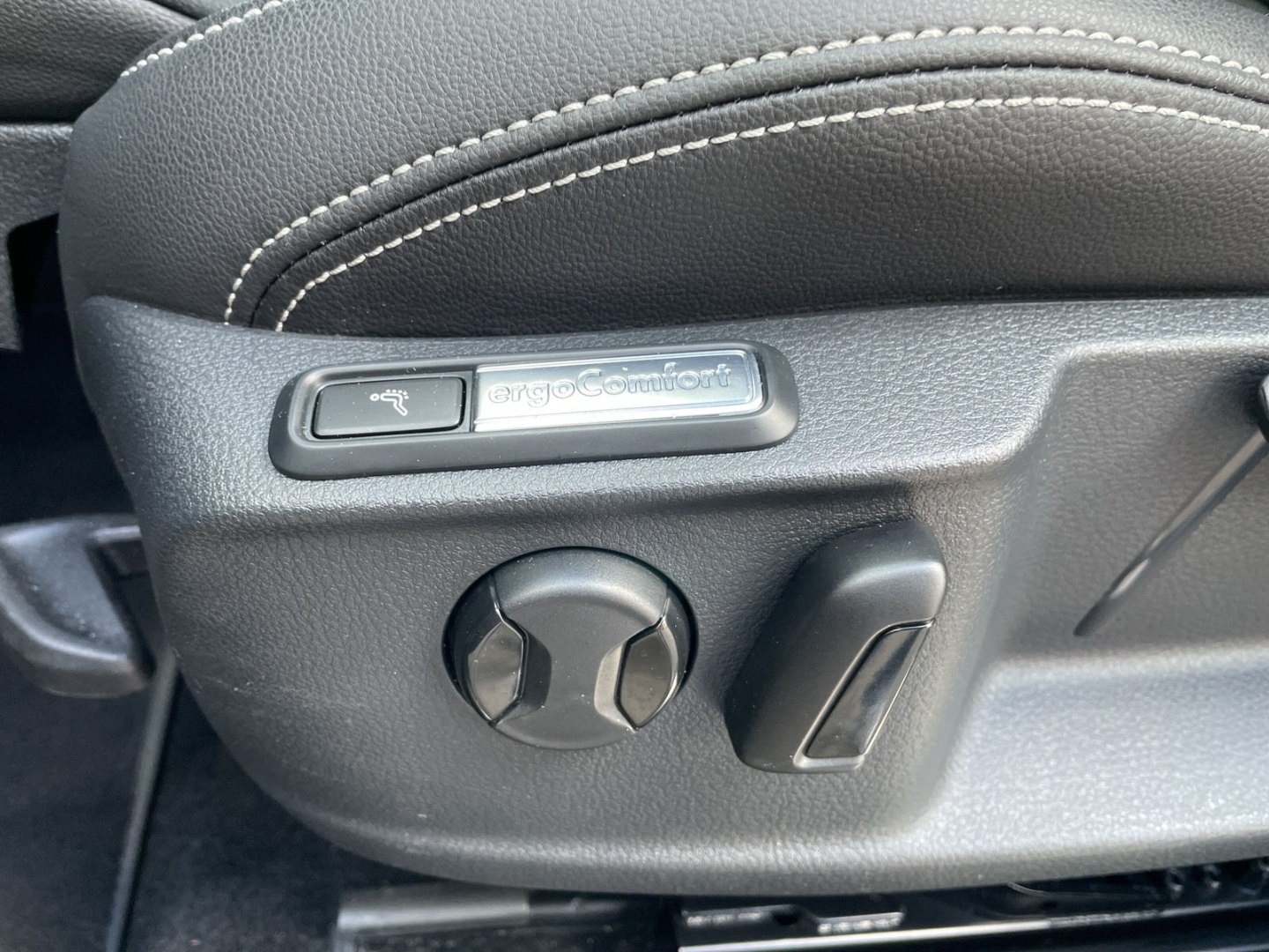 Passat 2.0 TSI DSG Elegance Standhzg/AHK/Kamera ACC/Navi