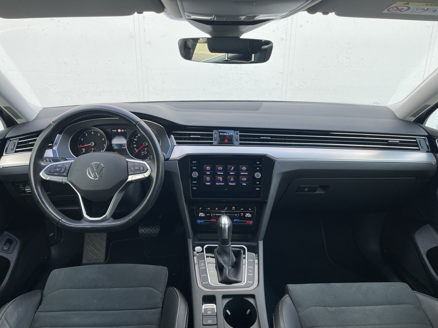Passat 2.0 TSI DSG Elegance Standhzg/AHK/Kamera ACC/Navi