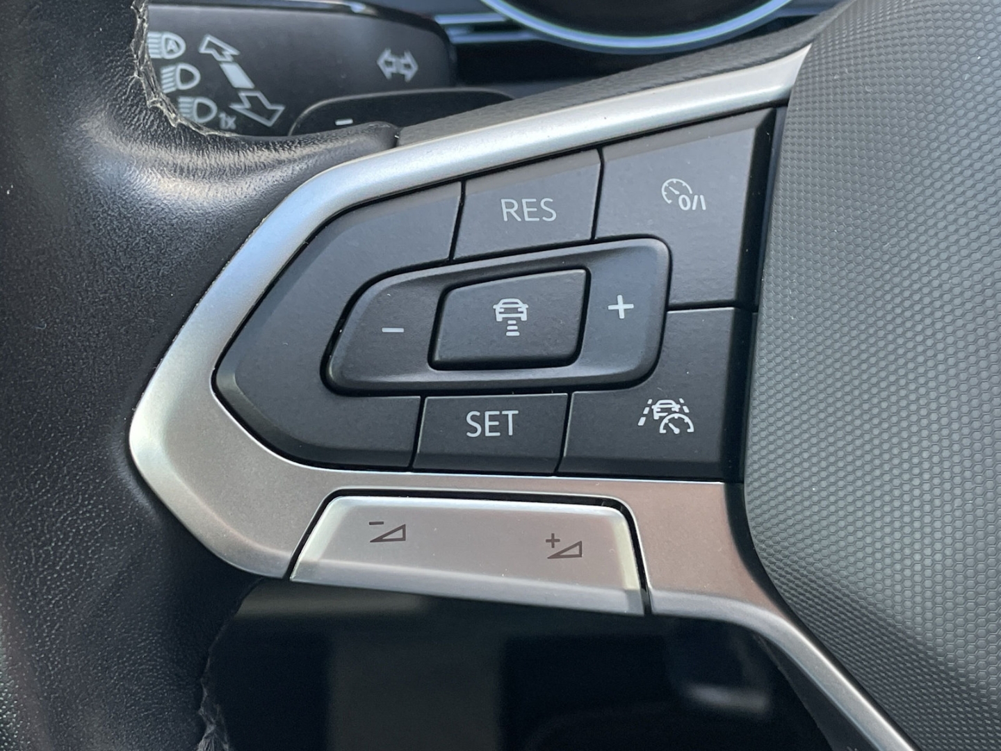 Passat 2.0 TSI DSG Elegance Standhzg/AHK/Kamera ACC/Navi