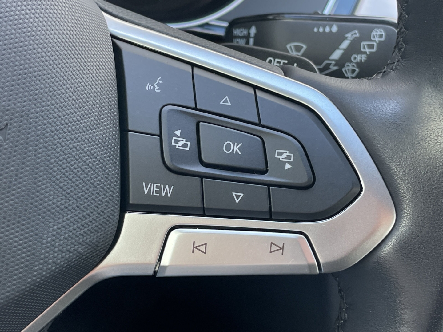 Passat 2.0 TSI DSG Elegance Standhzg/AHK/Kamera ACC/Navi