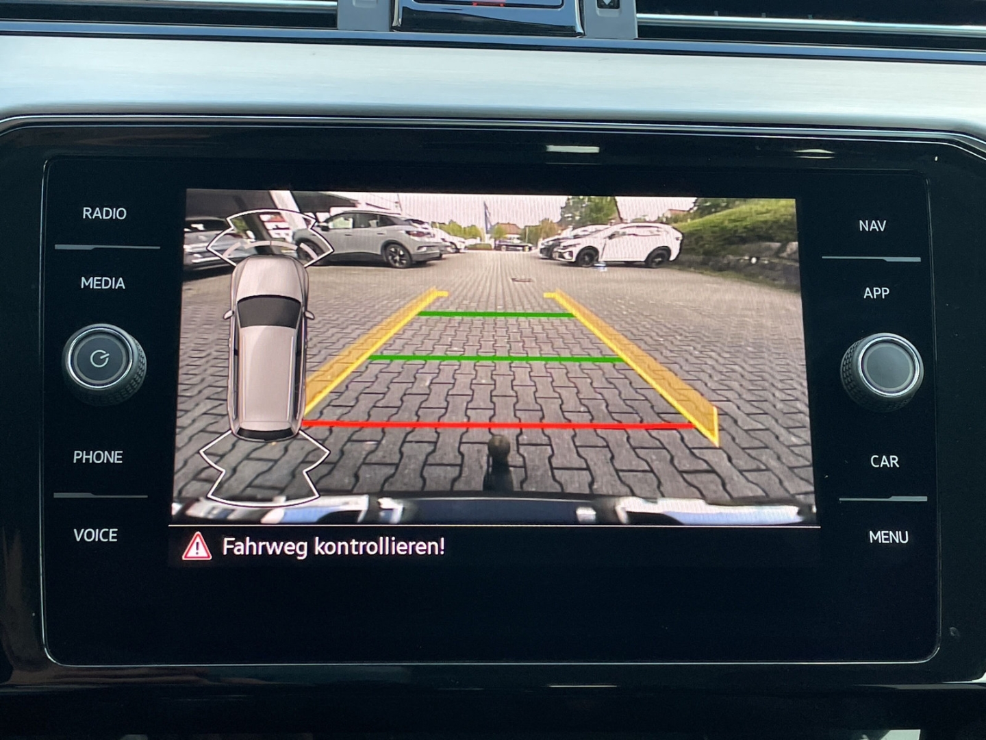 Passat 2.0 TSI DSG Elegance Standhzg/AHK/Kamera ACC/Navi