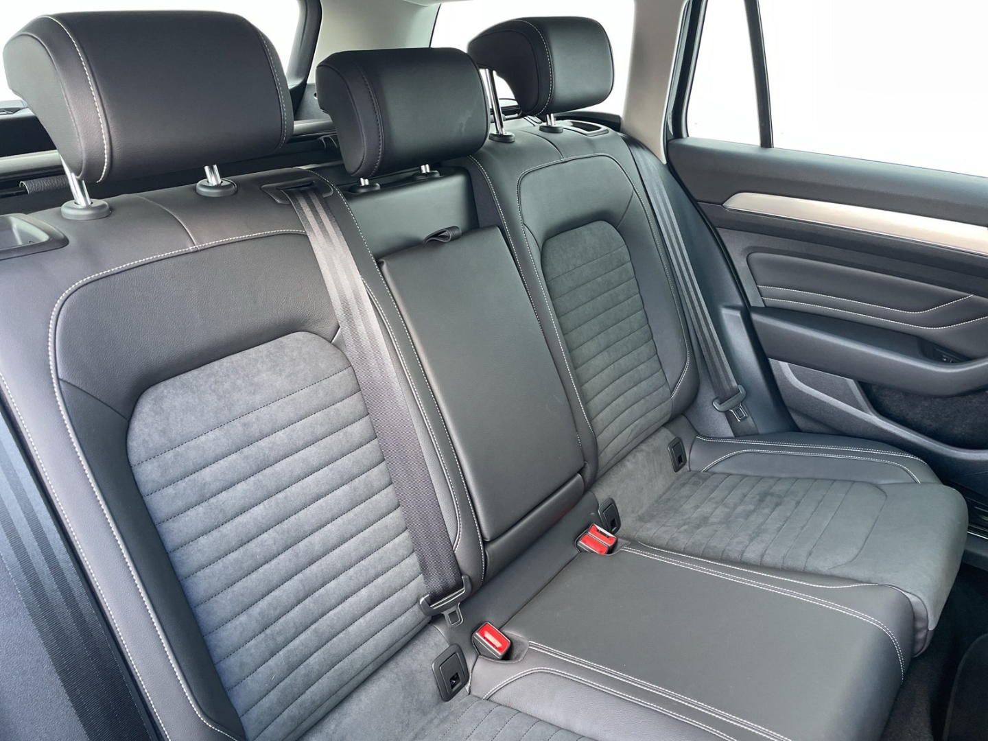 Passat 2.0 TSI DSG Elegance Standhzg/AHK/Kamera ACC/Navi