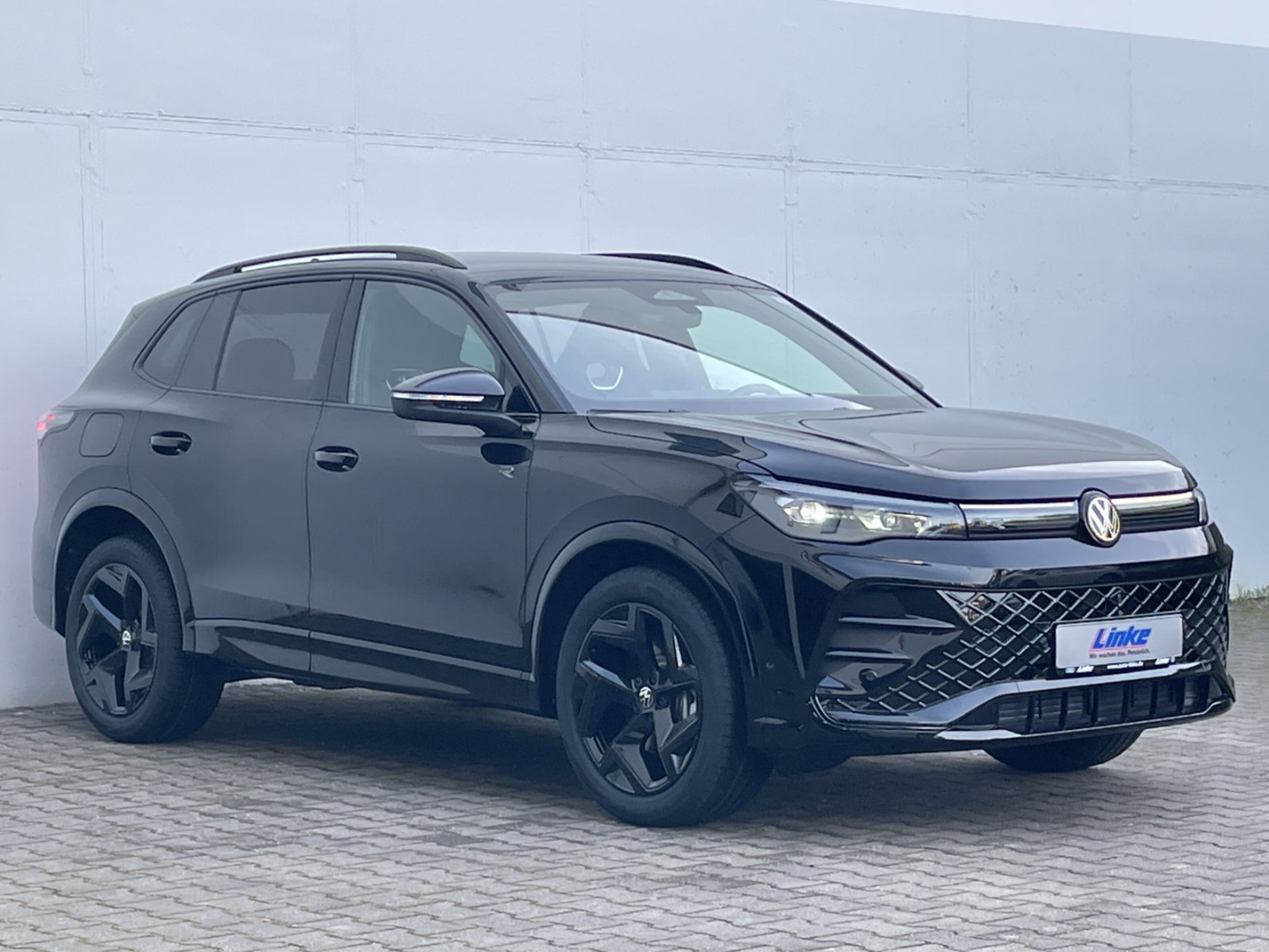 Tiguan 2.0 TDI R-Line Black Style AHK/360°Kamera/IQ.LIGHT/Navi/App-Connect