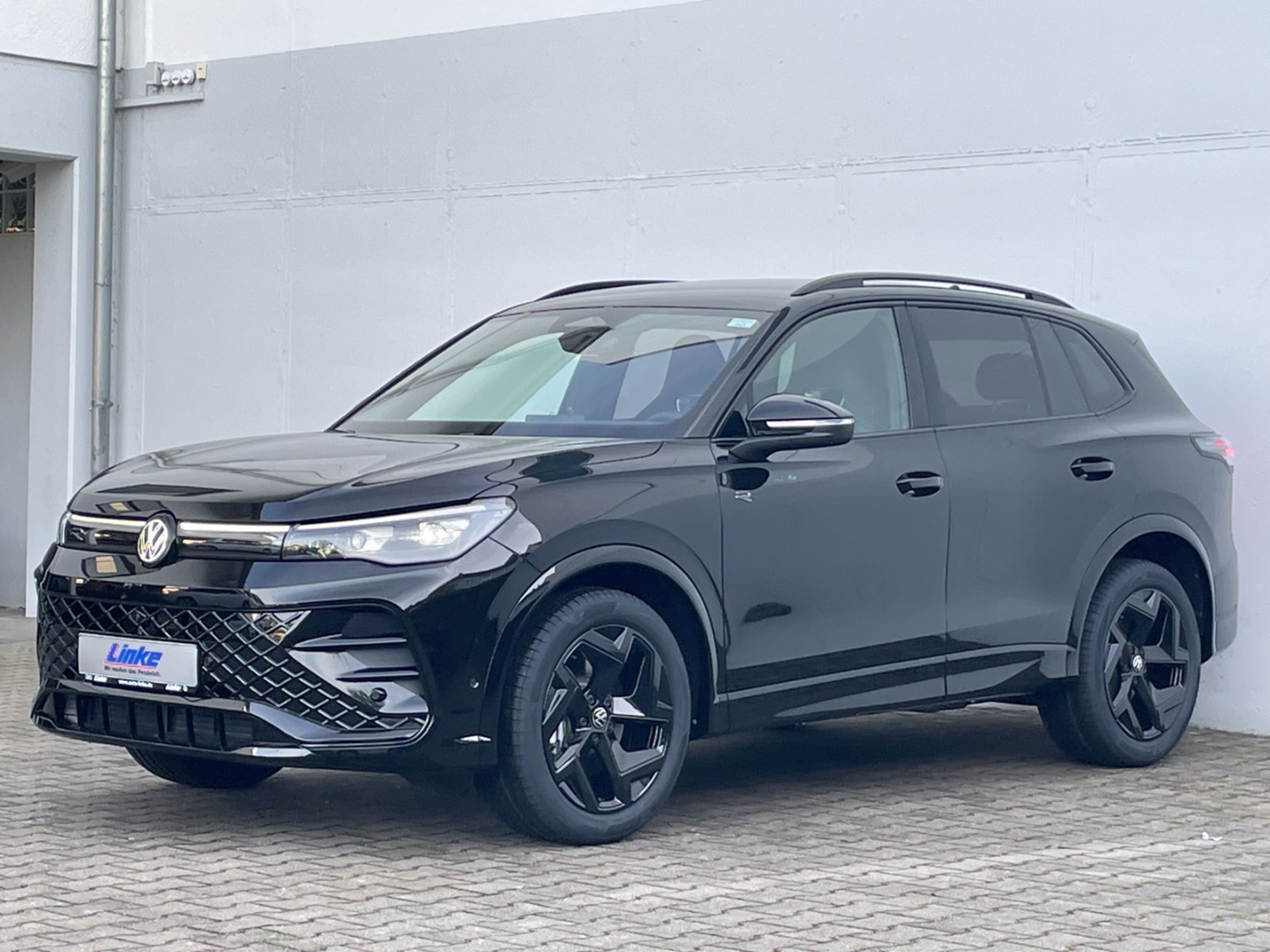 Tiguan 2.0 TDI R-Line Black Style AHK/360°Kamera/IQ.LIGHT/Navi/App-Connect