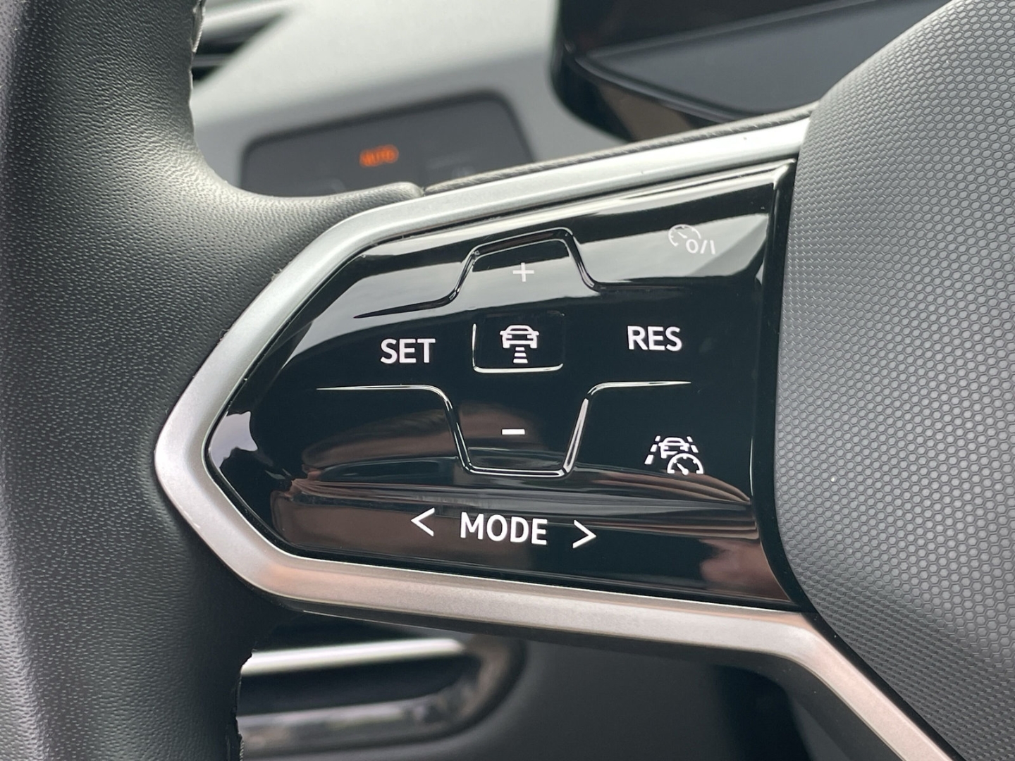 ID.3 Pro Move AHK/360°Kamera/Navi/Keyless/App-Connect/ACC/ergoActive