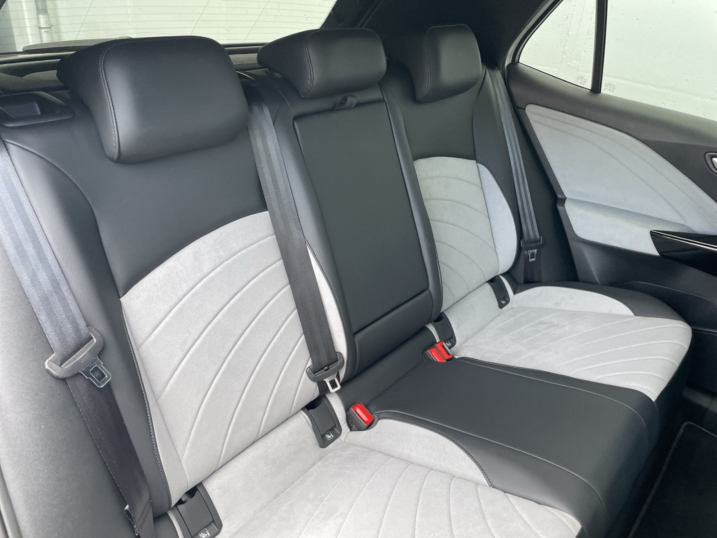 ID.3 Pro Move AHK/360°Kamera/Navi/Keyless/App-Connect/ACC/ergoActive