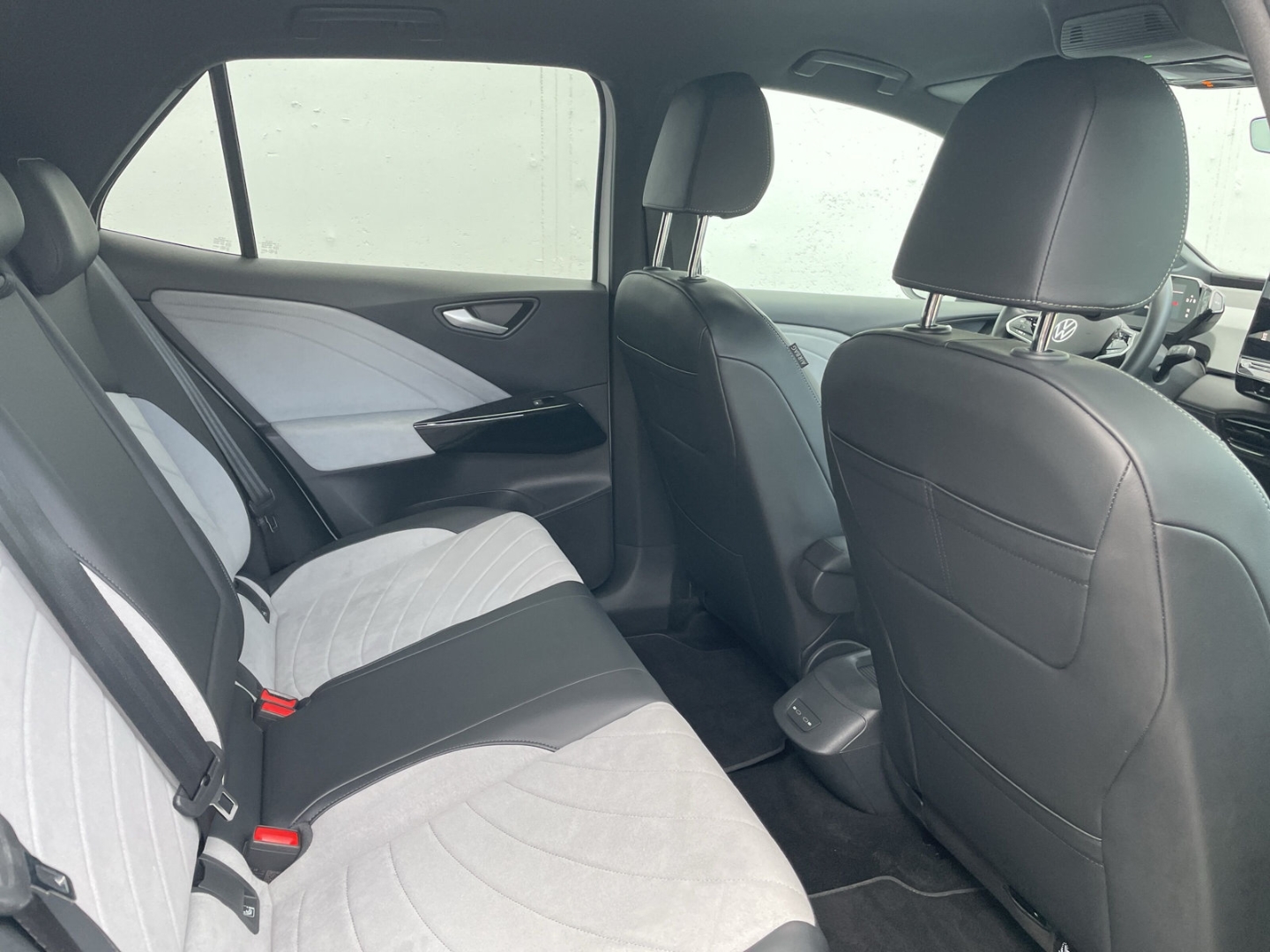 ID.3 Pro Move AHK/360°Kamera/Navi/Keyless/App-Connect/ACC/ergoActive