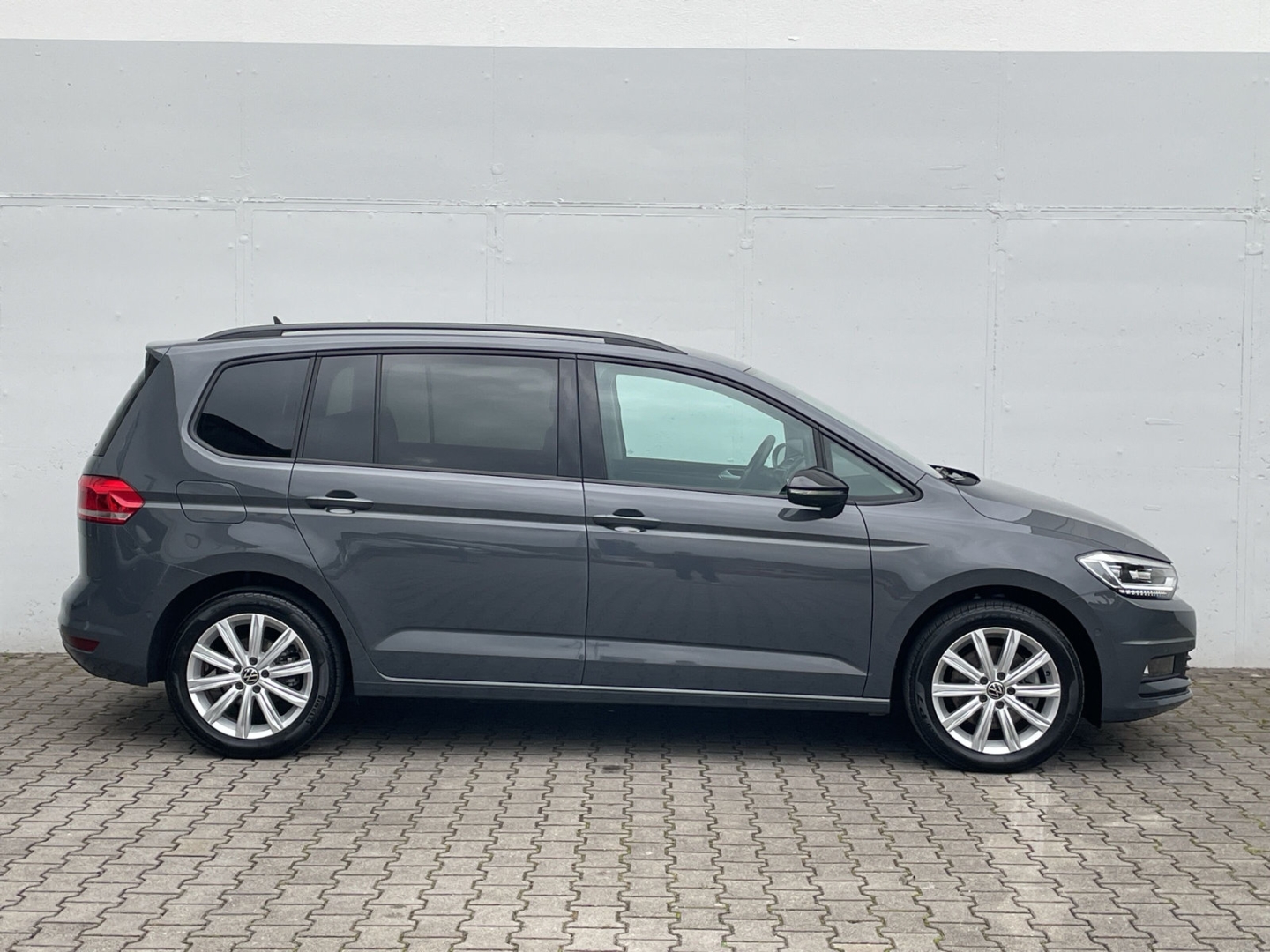 Touran 1.5 TSI DSG Highline AHK/Kamera/LED/Navi/App-Connect/ACC/Travel/Spurwechsel/el.Heckklappe
