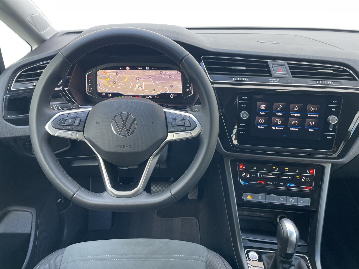 Touran 1.5 TSI DSG Highline AHK/Kamera/LED/Navi/App-Connect/ACC/Travel/Spurwechsel/el.Heckklappe