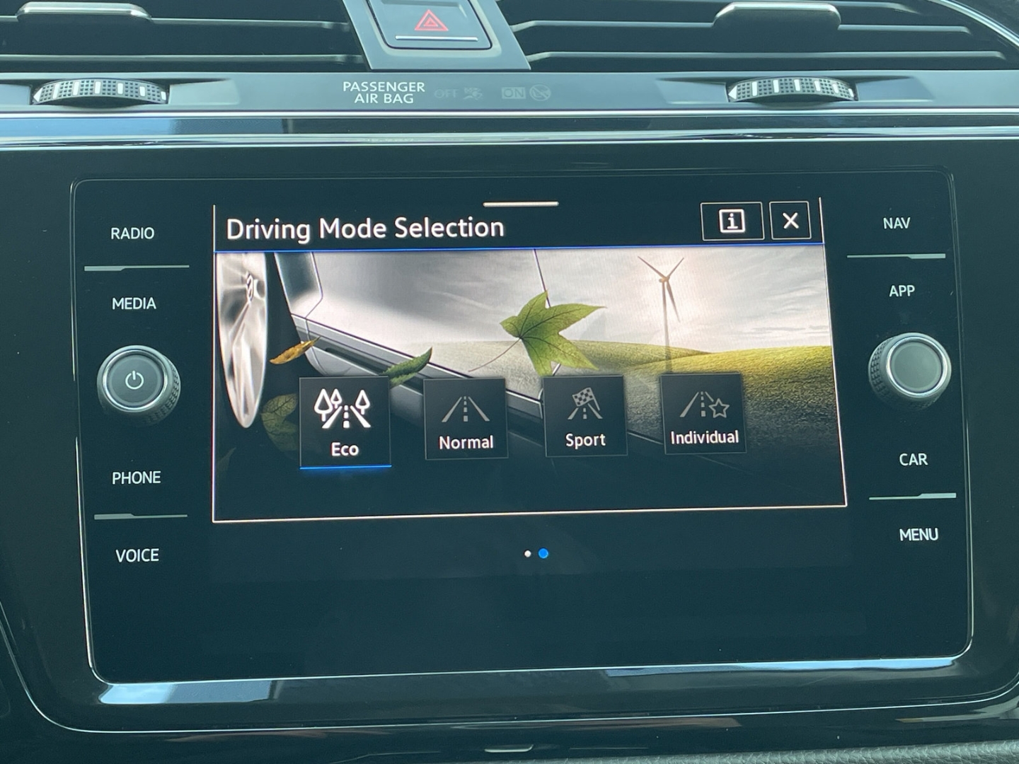 Touran 1.5 TSI DSG Highline AHK/Kamera/LED/Navi/App-Connect/ACC/Travel/Spurwechsel/el.Heckklappe