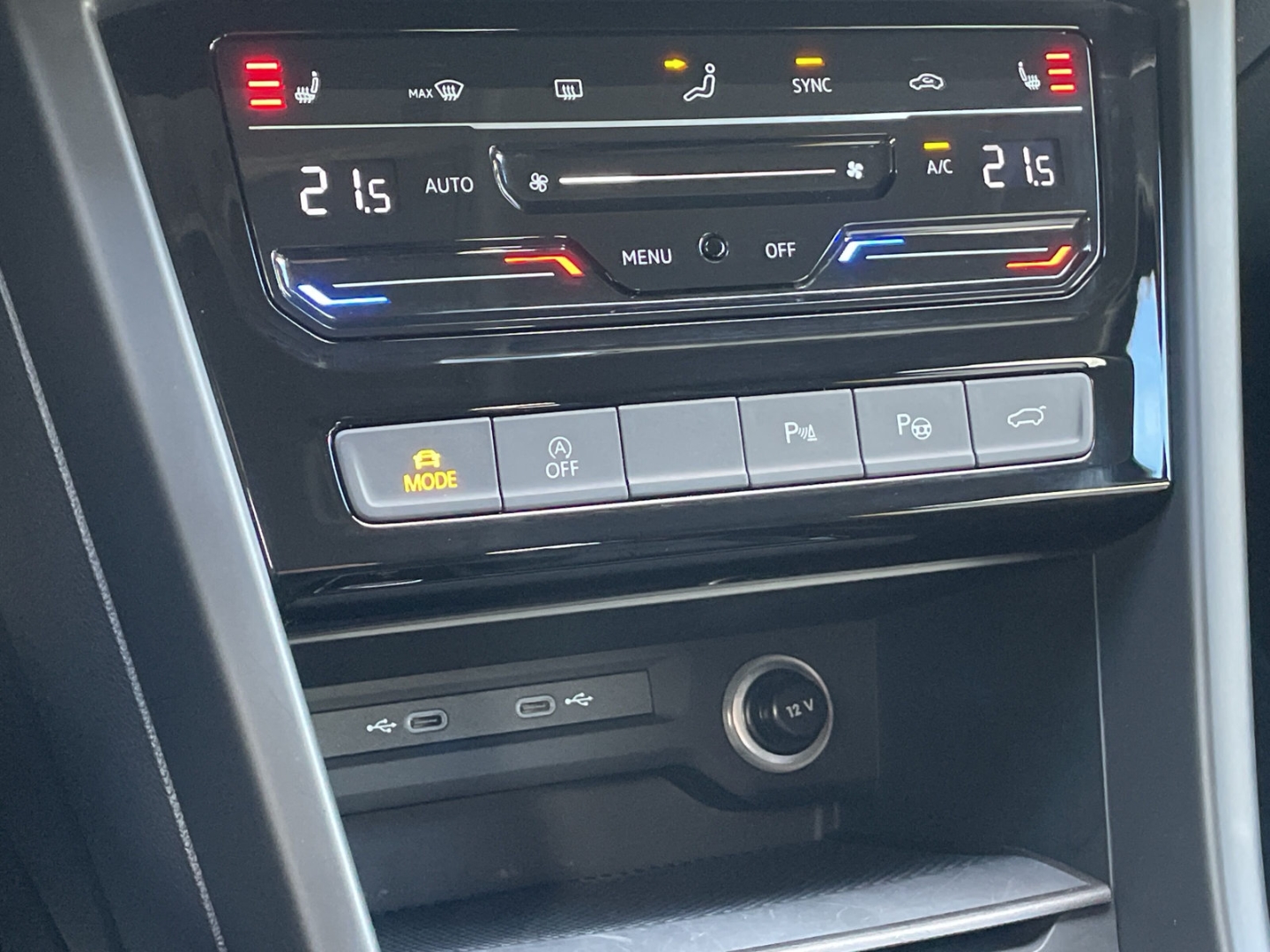 Touran 1.5 TSI DSG Highline AHK/Kamera/LED/Navi/App-Connect/ACC/Travel/Spurwechsel/el.Heckklappe