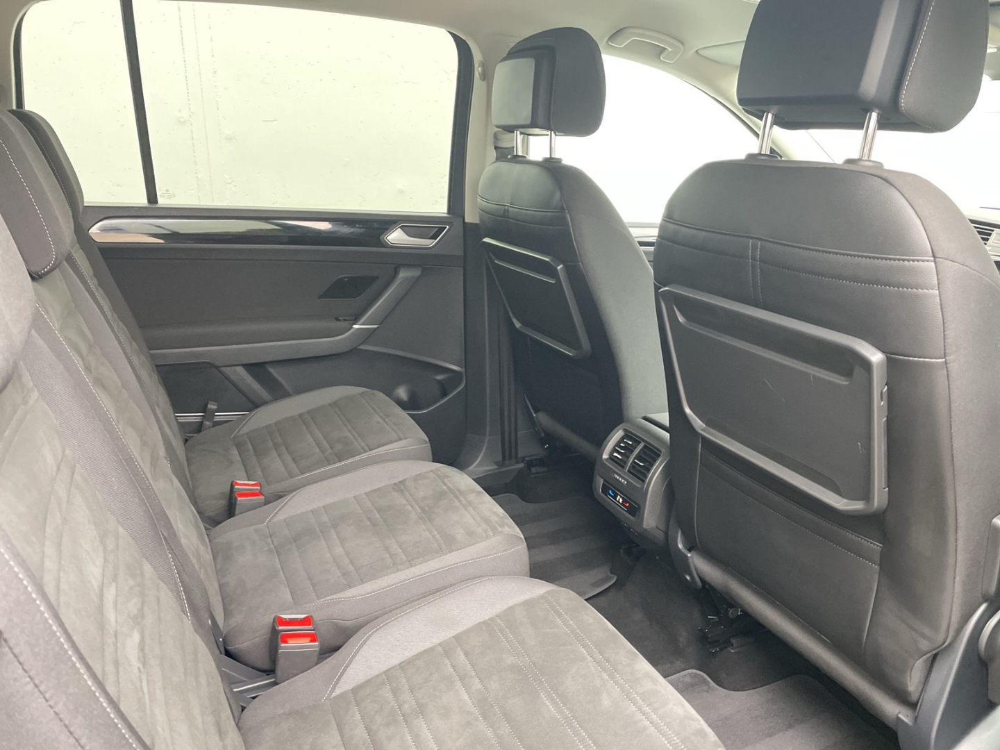 Touran 1.5 TSI DSG Highline AHK/Kamera/LED/Navi/App-Connect/ACC/Travel/Spurwechsel/el.Heckklappe