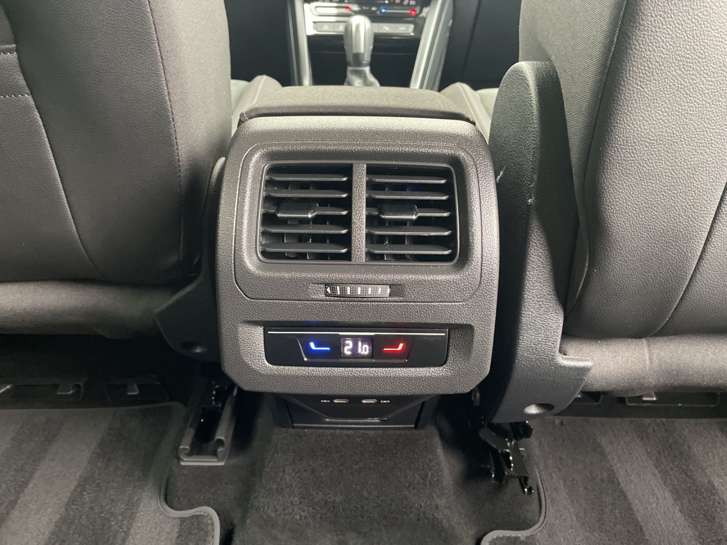 Touran 1.5 TSI DSG Highline AHK/Kamera/LED/Navi/App-Connect/ACC/Travel/Spurwechsel/el.Heckklappe