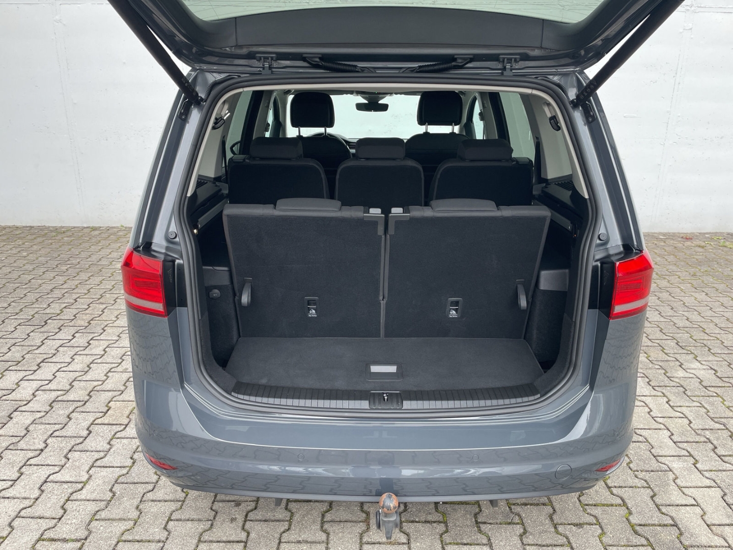 Touran 1.5 TSI DSG Highline AHK/Kamera/LED/Navi/App-Connect/ACC/Travel/Spurwechsel/el.Heckklappe