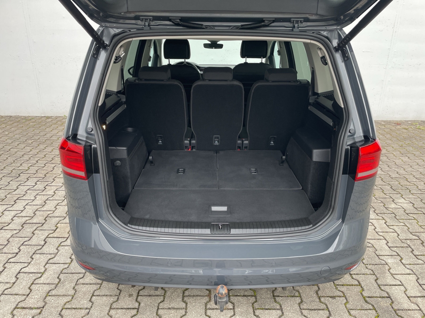 Touran 1.5 TSI DSG Highline AHK/Kamera/LED/Navi/App-Connect/ACC/Travel/Spurwechsel/el.Heckklappe