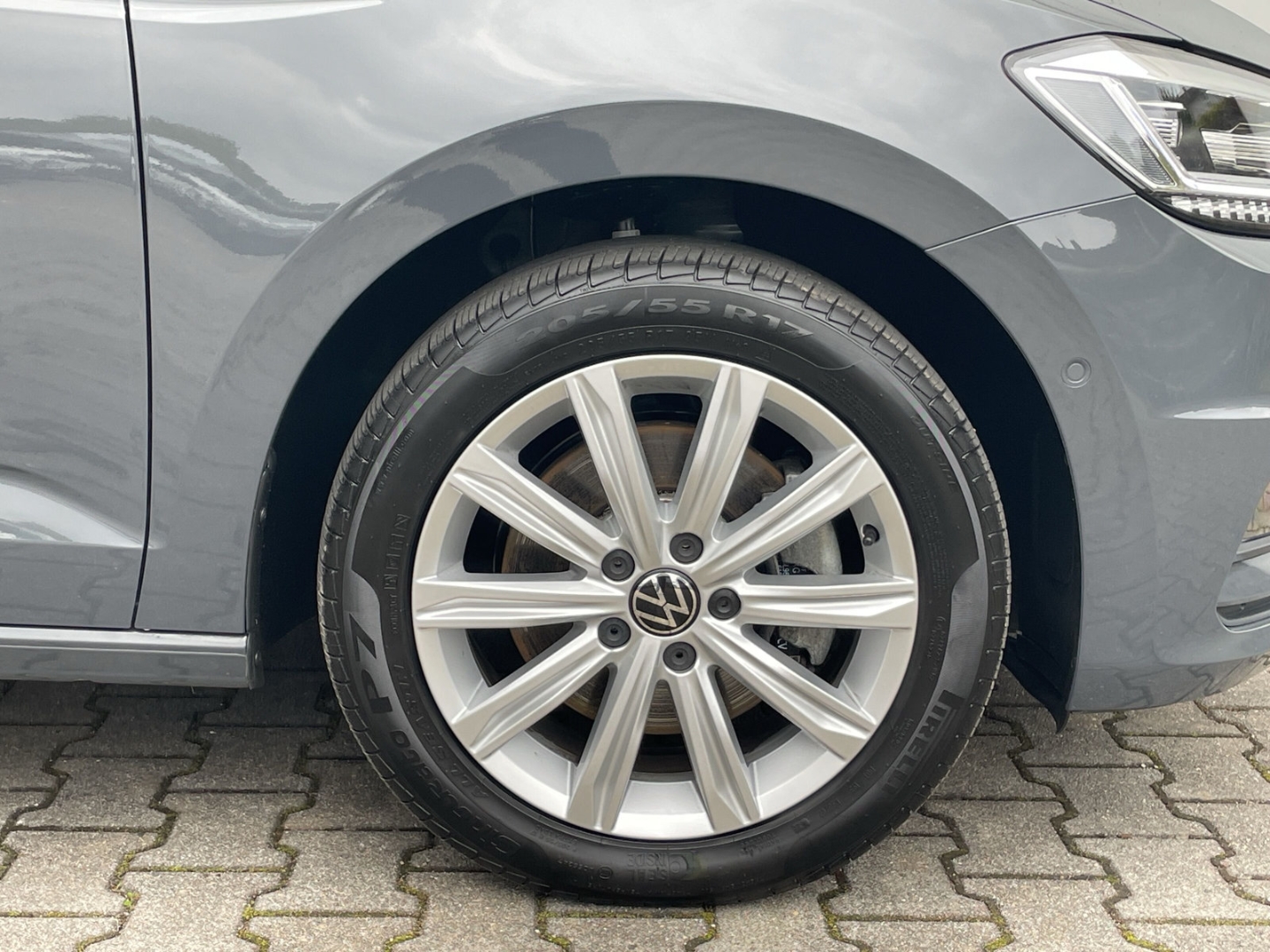 Touran 1.5 TSI DSG Highline AHK/Kamera/LED/Navi/App-Connect/ACC/Travel/Spurwechsel/el.Heckklappe