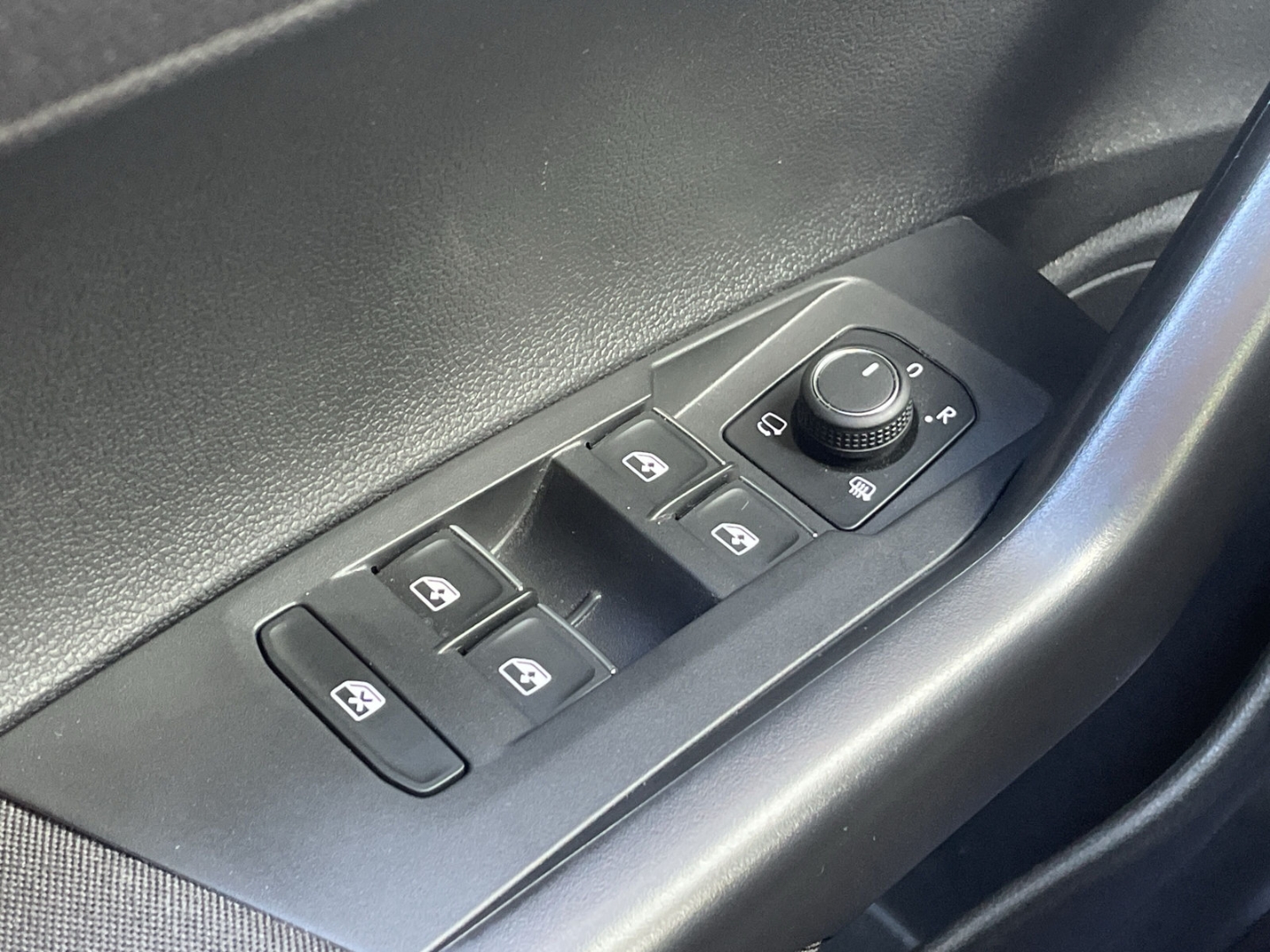 Polo 1.0 TSI DSG Style EDITION 50 Matrix/Kamera Navi/App-Connect/Spurwechsel