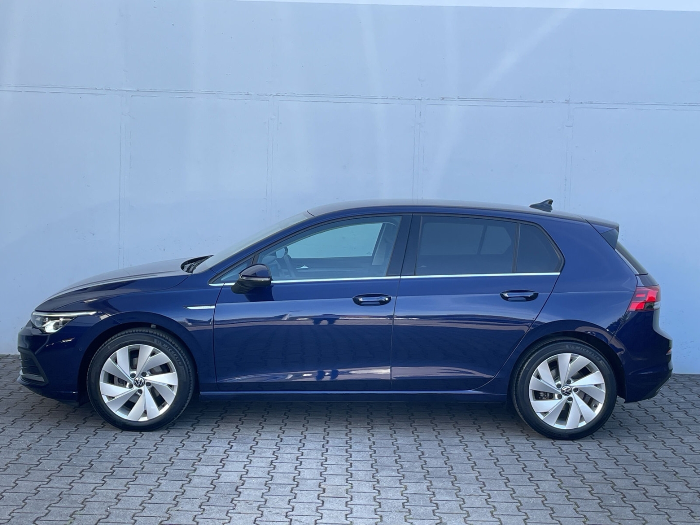 Golf VIII 1.5 eTSI DSG Style AHK/Kamera/Navi/ACC/App-Connect/ergoActive/Keyless/LED Plus