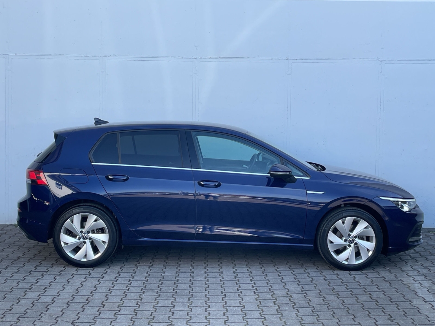 Golf VIII 1.5 eTSI DSG Style AHK/Kamera/Navi/ACC/App-Connect/ergoActive/Keyless/LED Plus