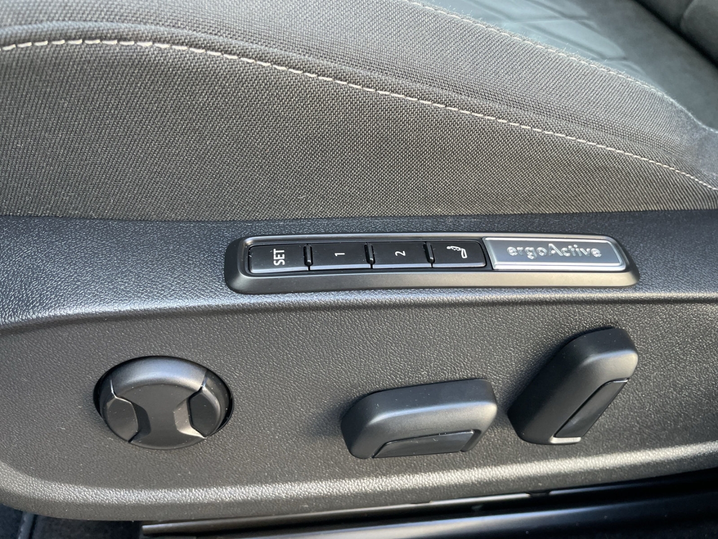 Golf VIII 1.5 eTSI DSG Style AHK/Kamera/Navi/ACC/App-Connect/ergoActive/Keyless/LED Plus