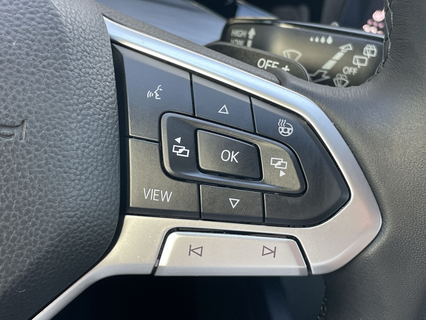 Golf VIII 1.5 eTSI DSG Style AHK/Kamera/Navi/ACC/App-Connect/ergoActive/Keyless/LED Plus