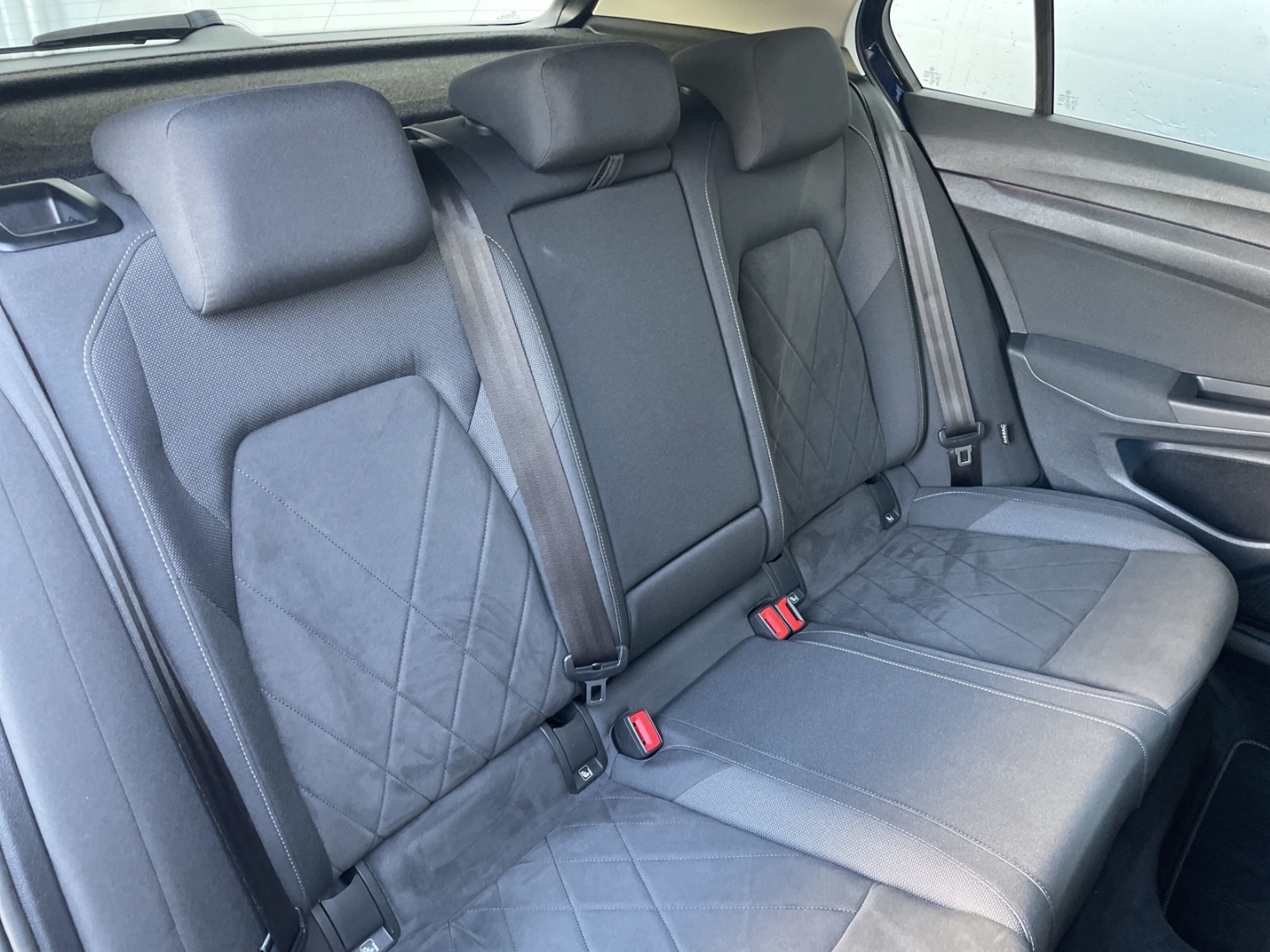 Golf VIII 1.5 eTSI DSG Style AHK/Kamera/Navi/ACC/App-Connect/ergoActive/Keyless/LED Plus