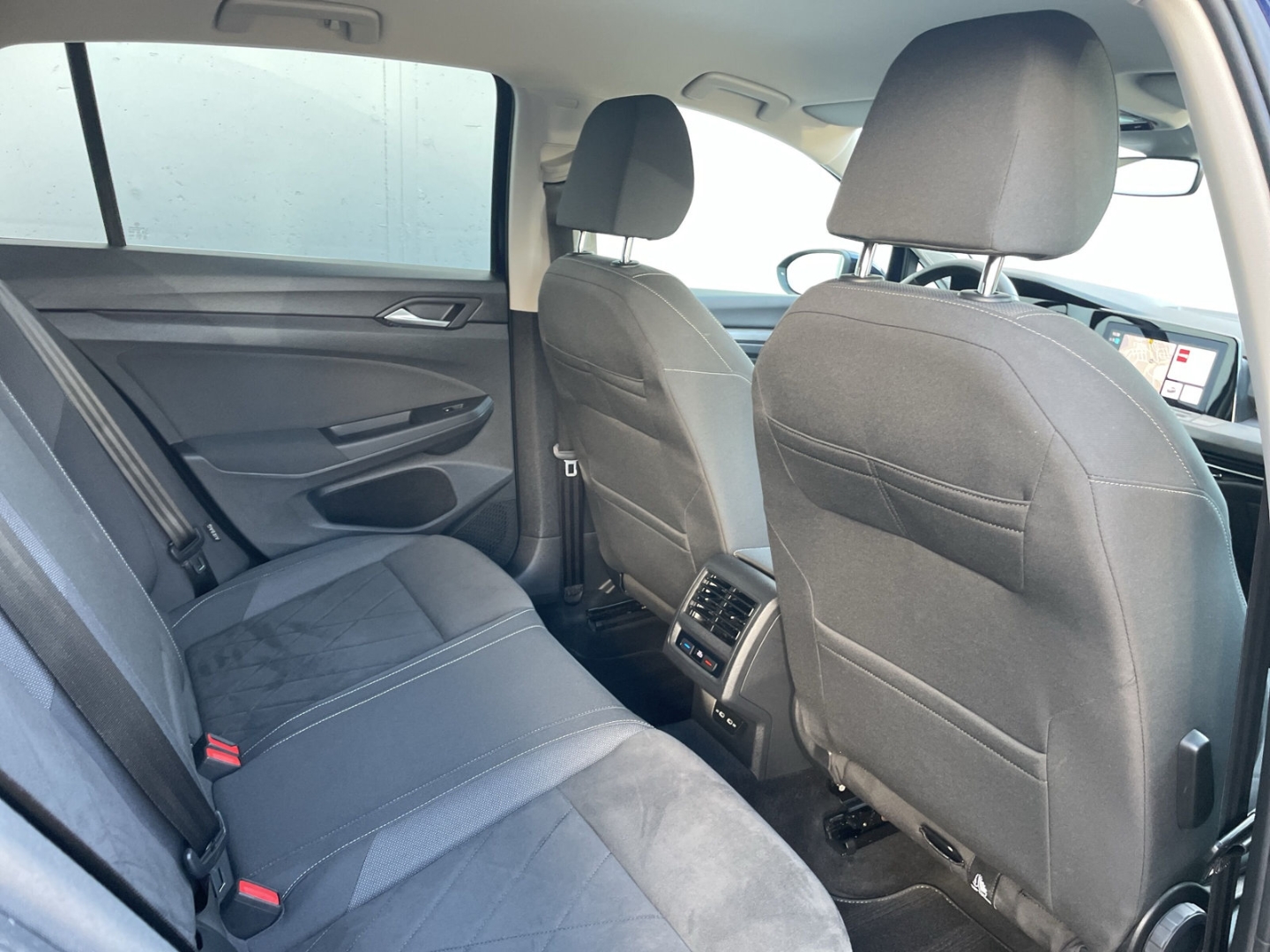 Golf VIII 1.5 eTSI DSG Style AHK/Kamera/Navi/ACC/App-Connect/ergoActive/Keyless/LED Plus