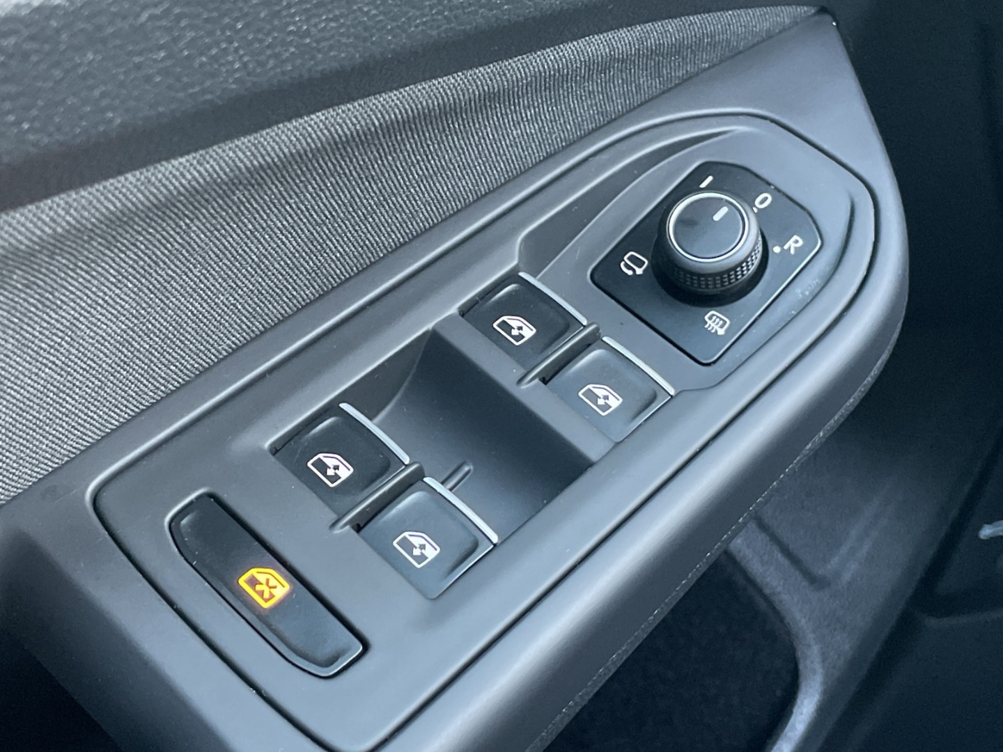 Golf VIII 1.5 eTSI DSG Style AHK/Kamera/Navi/ACC/App-Connect/ergoActive/Keyless/LED Plus