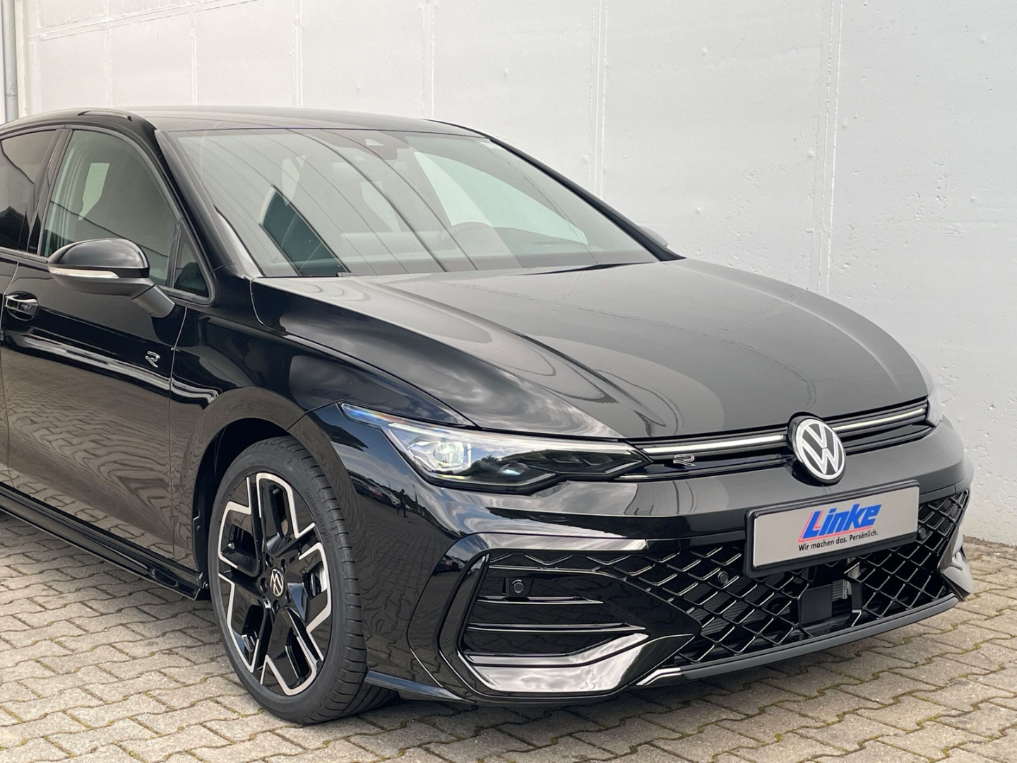 Golf VIII 1.5 eTSI DSG R-Line HUD/AHK/Kamera/ACC
