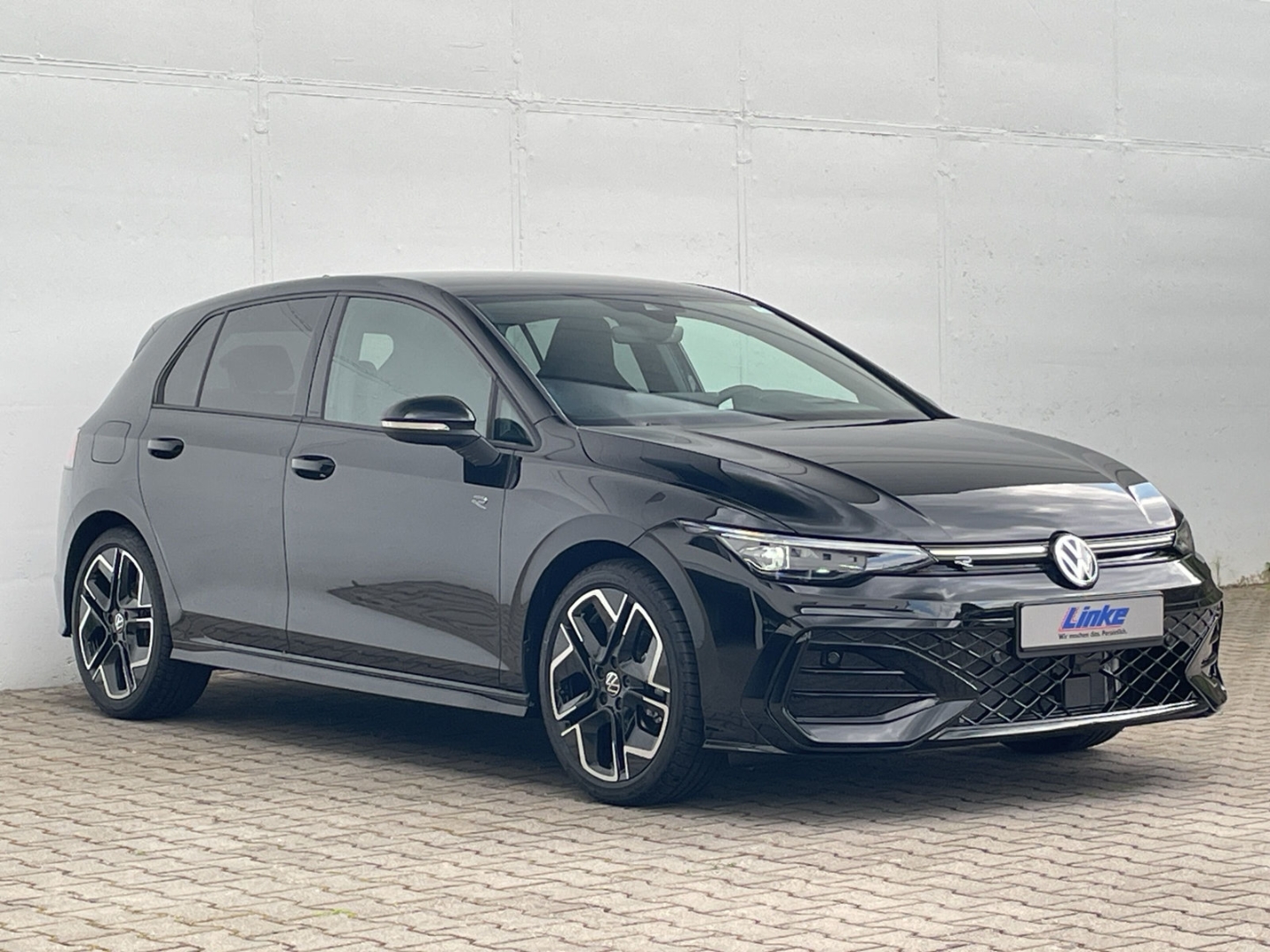Golf VIII 1.5 eTSI DSG R-Line HUD/AHK/Kamera/ACC