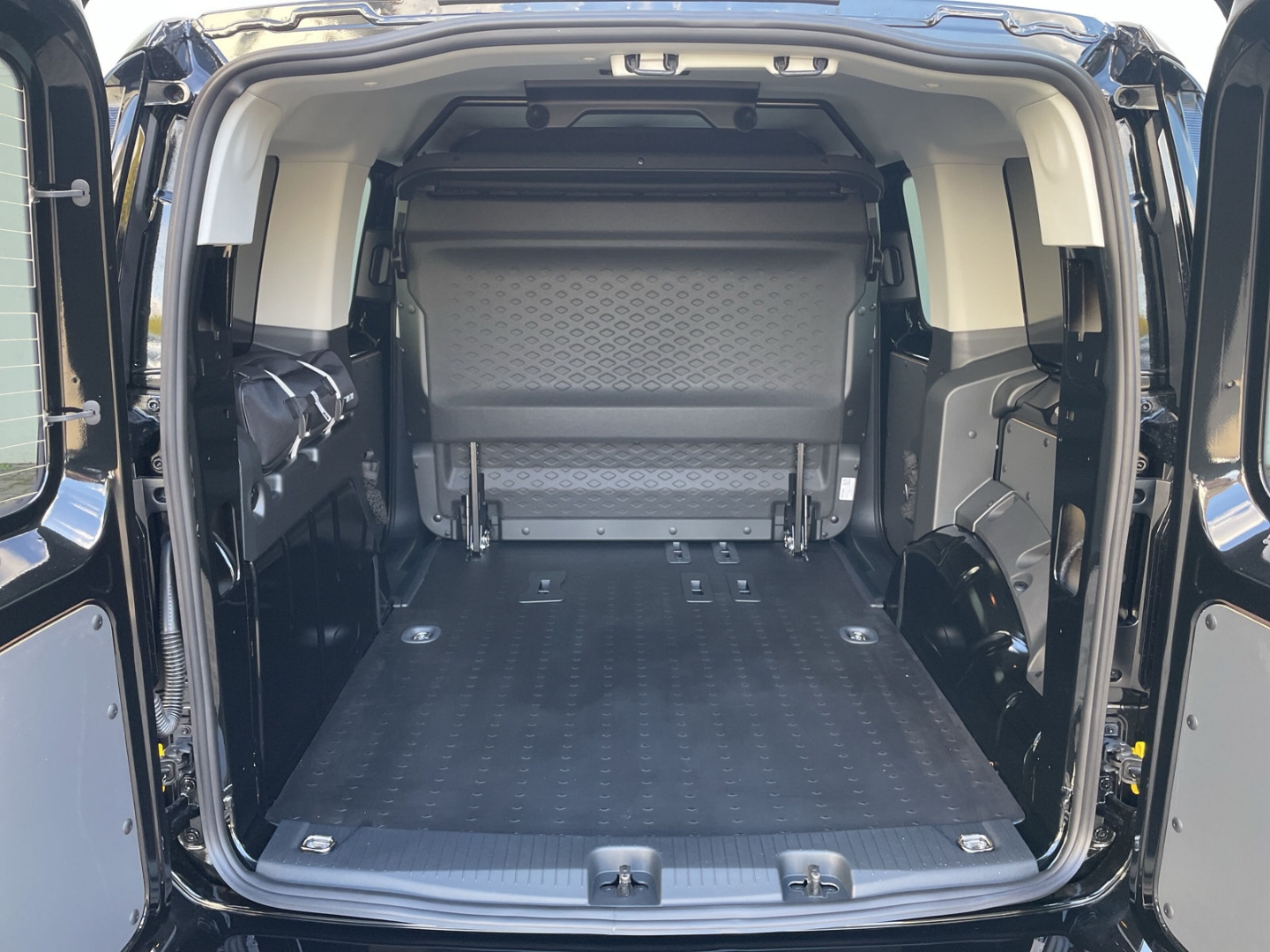 Caddy Flexible 1.5TSI DSG Kamera/AHK/LED/GRA/App-Connect/ergoComfort/Sitzhzg